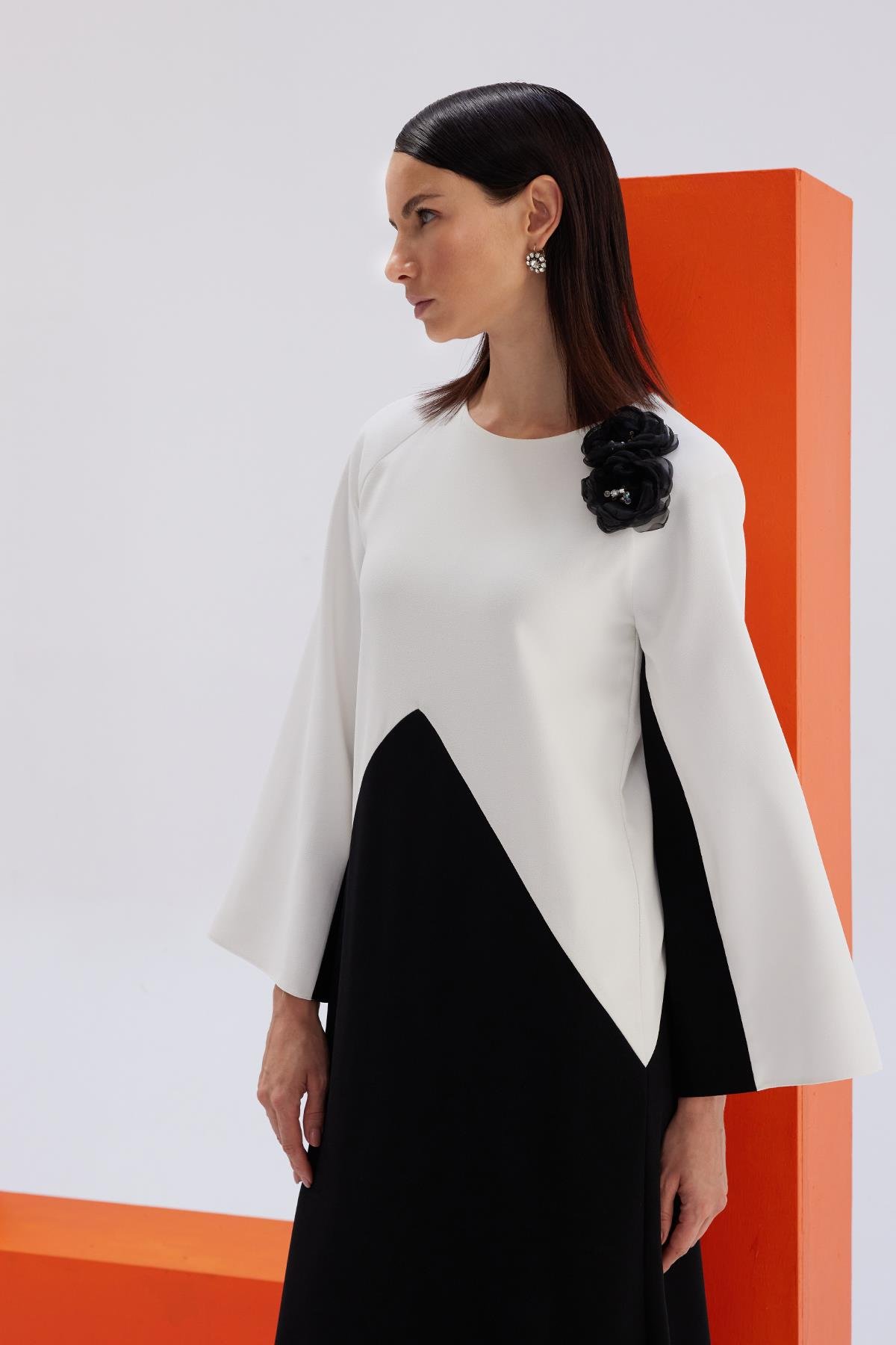 Black Asymmetrical Floral Detailed DressJAQAR