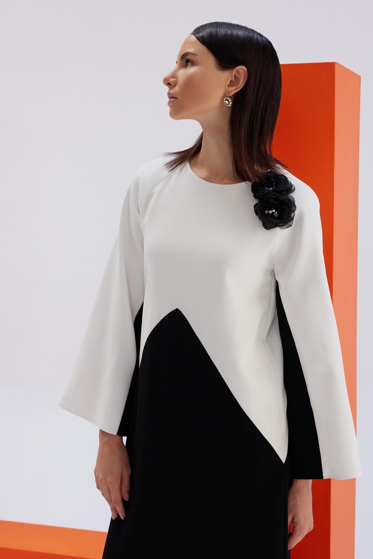 Black Asymmetrical Floral Detailed DressJAQAR
