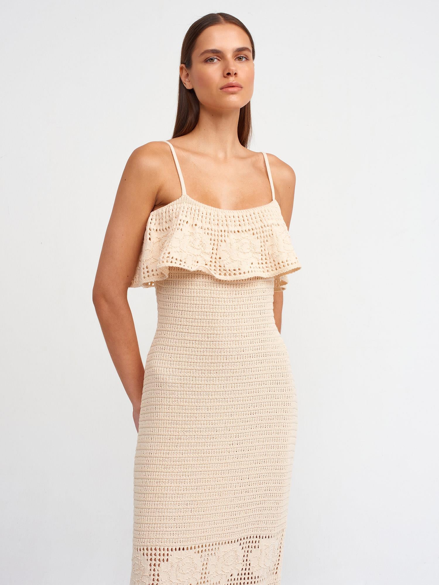 İNTERPOLL ONLİNEKategorisizASKILI ÇİÇEK DETAYLI TRİKO ELBİSEASKILI ÇİÇEK DETAYLI TRİKO ELBİSE