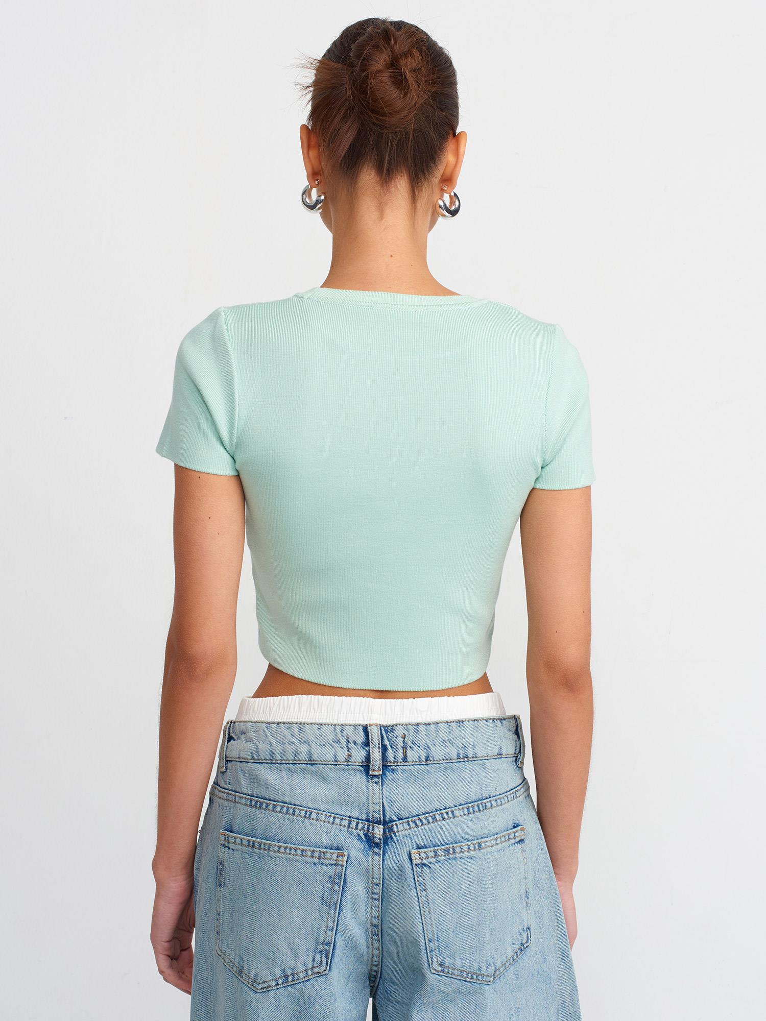 İNTERPOLL ONLİNEKategorisizKISA KOL CROP KAZAKKISA KOL CROP KAZAK
