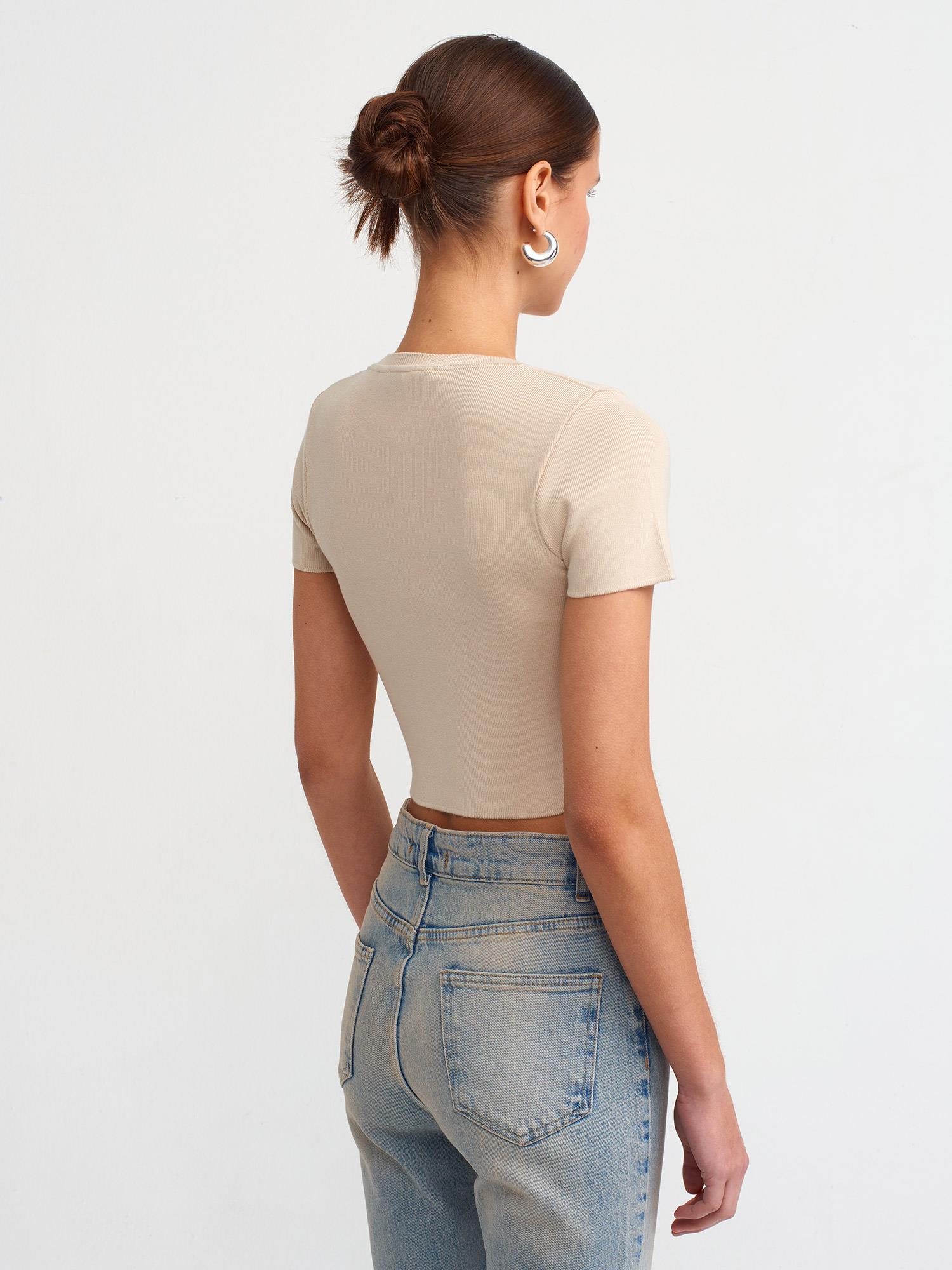 İNTERPOLL ONLİNEKategorisizKISA KOL CROP KAZAKKISA KOL CROP KAZAK