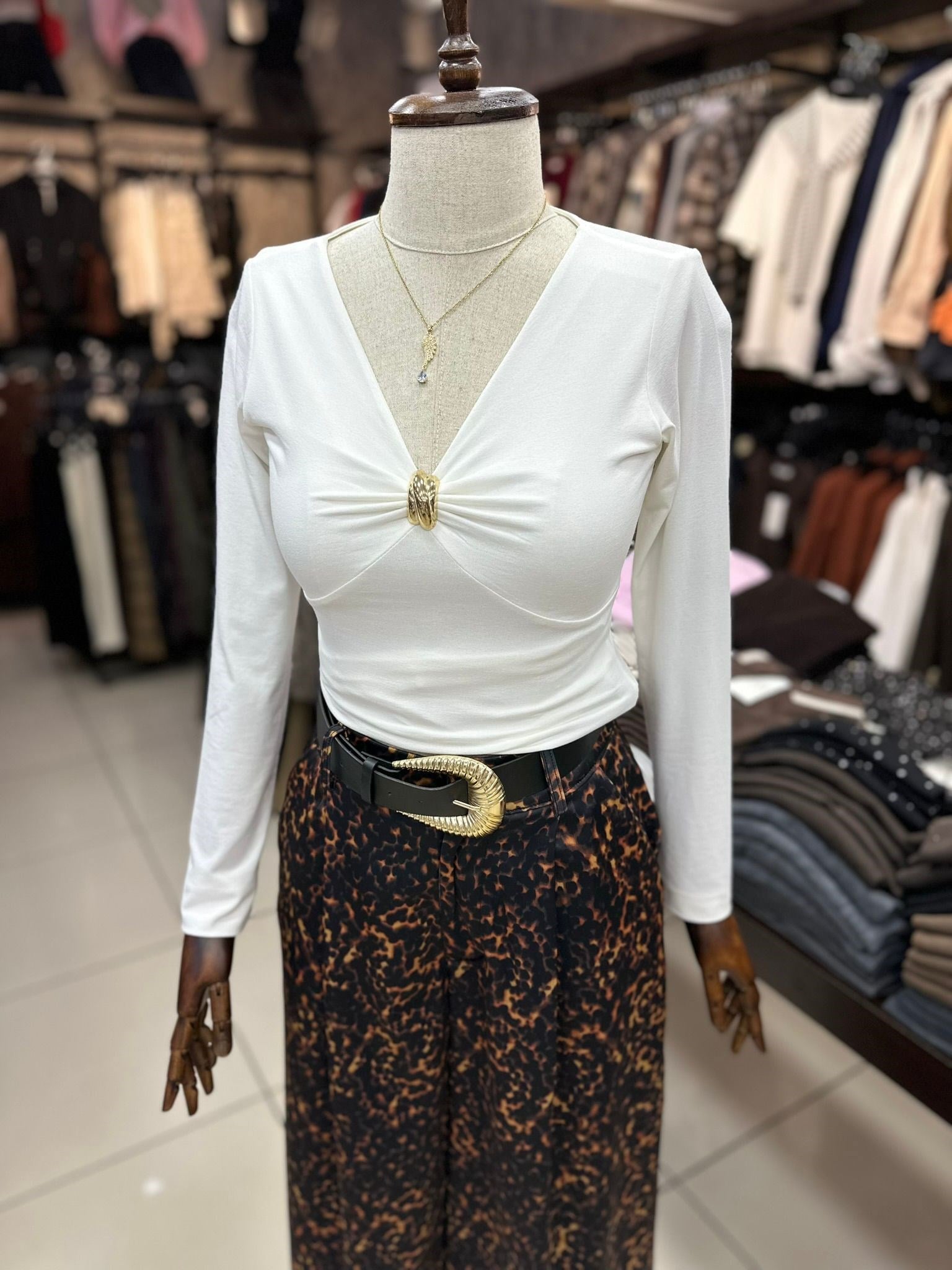 İNTERPOLL ONLİNEKategorisizLEOPAR DESEN SATEN PANTOLONLEOPAR DESEN SATEN PANTOLON
