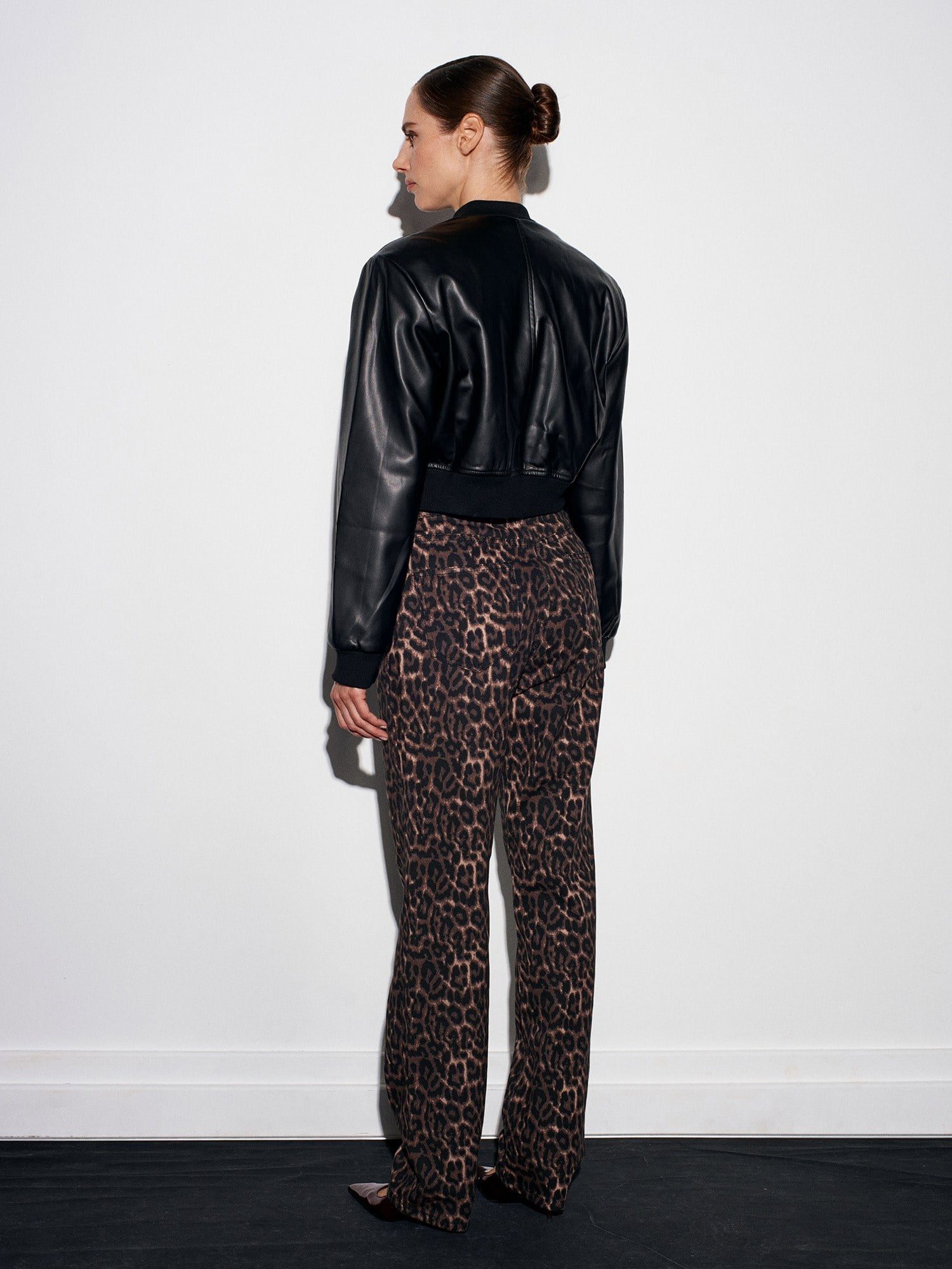 İNTERPOLL ONLİNEKategorisizLEOPAR STRİGHT PANTOLONLEOPAR STRİGHT PANTOLON