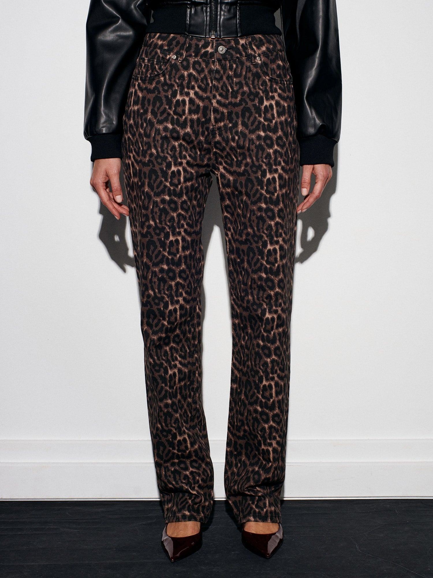 İNTERPOLL ONLİNEKategorisizLEOPAR STRİGHT PANTOLONLEOPAR STRİGHT PANTOLON