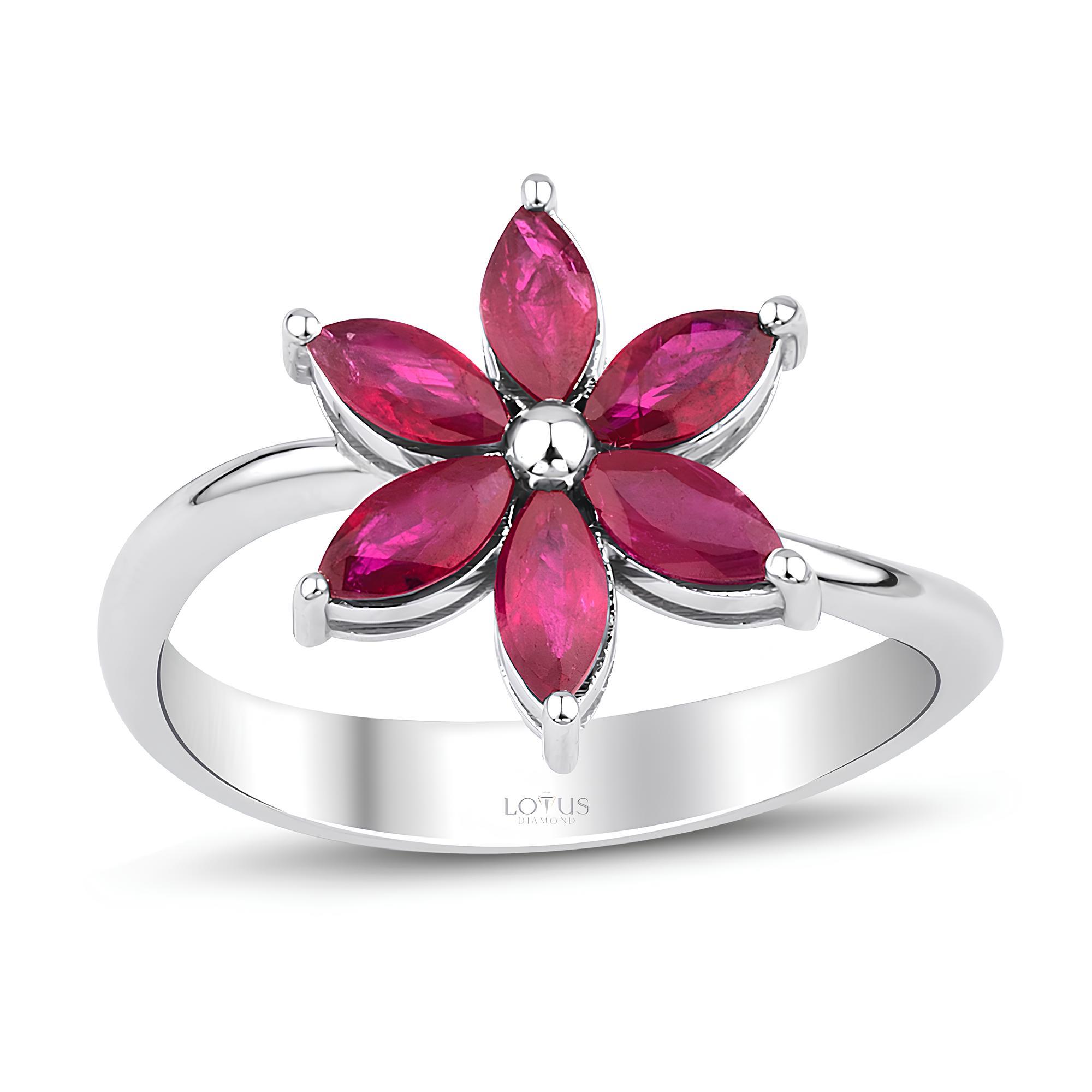 0.99 Karat Çiçek Desenli Pırlanta Yakut Yüzük