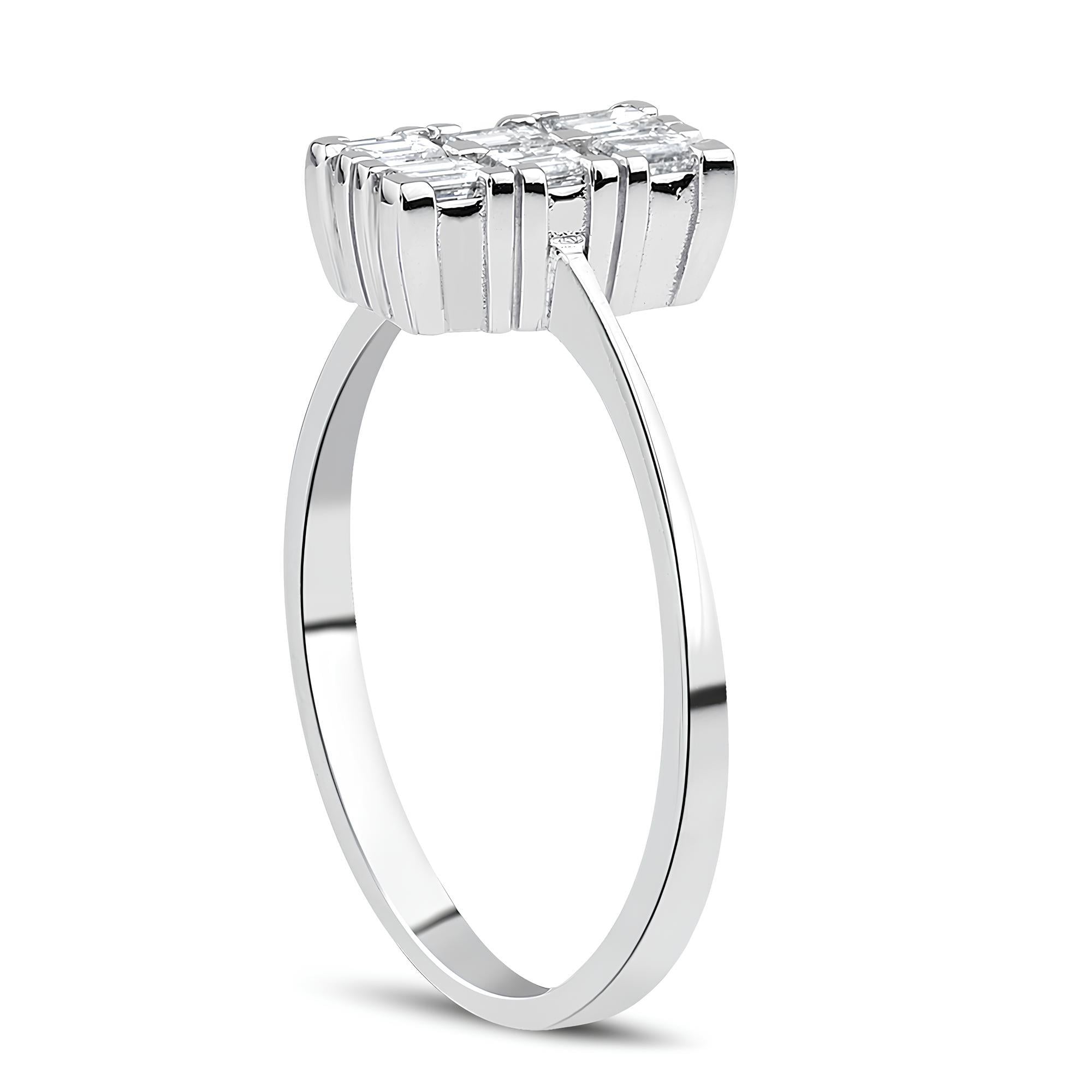 0.28 Karat Pırlanta Baget Yüzük