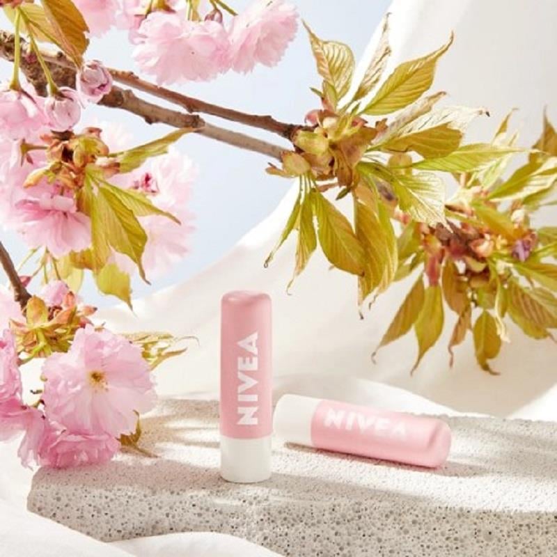 Nivea Nivea Dudak Peelingi Lipstick Kuşburnu Yağı