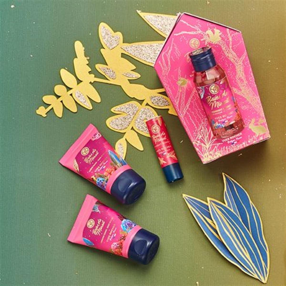 Yves Rocher Yves Rocher Yılbaşı Seti Orman Meyve - Vücut Peeling 30 ml + Duş Jeli 50 ml + El Kremi 30 ml + Dudak Balsam