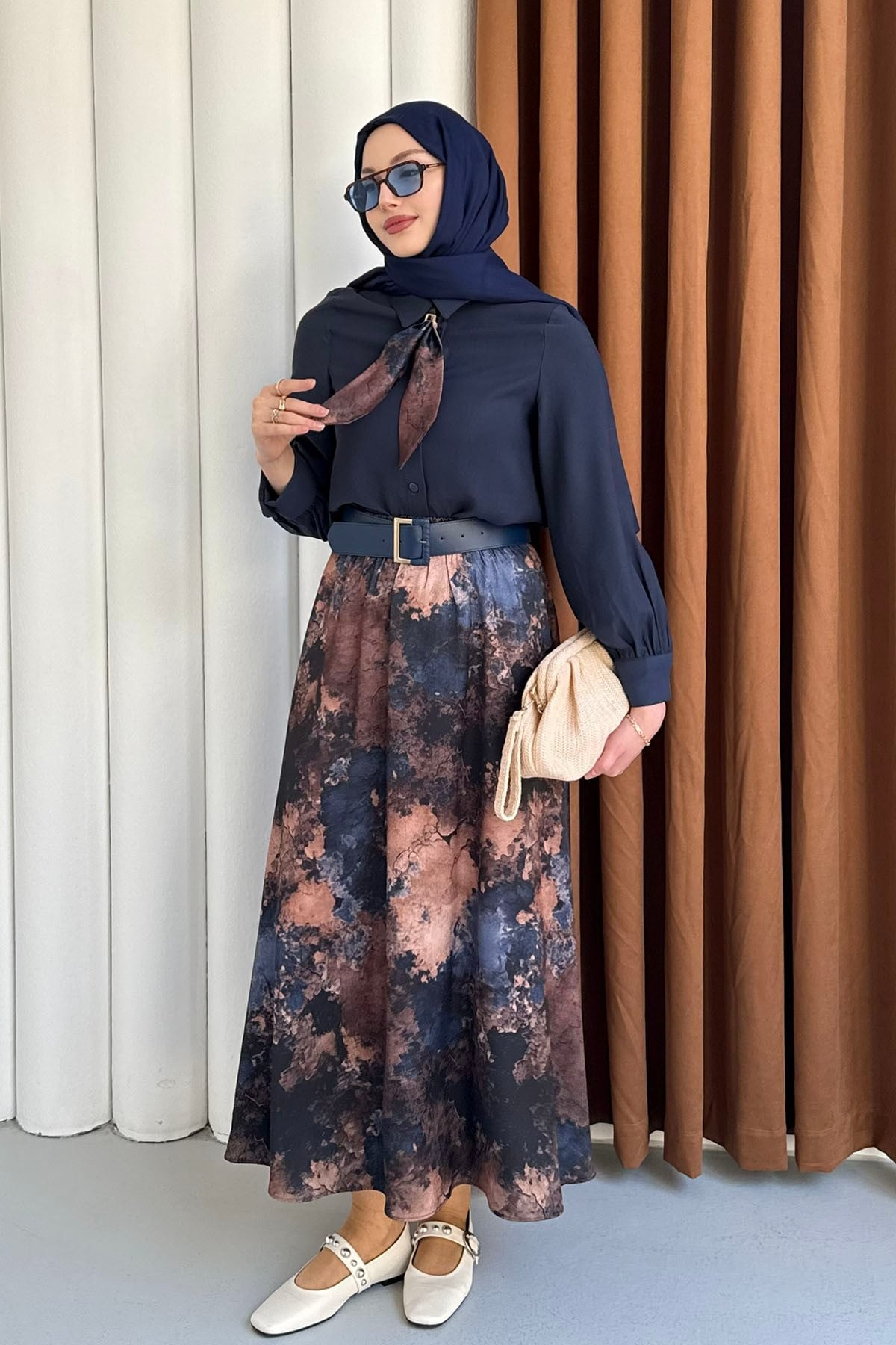 Batik Etek & Fular Yaka Kemerli Tesettür Takım-LACİVERT