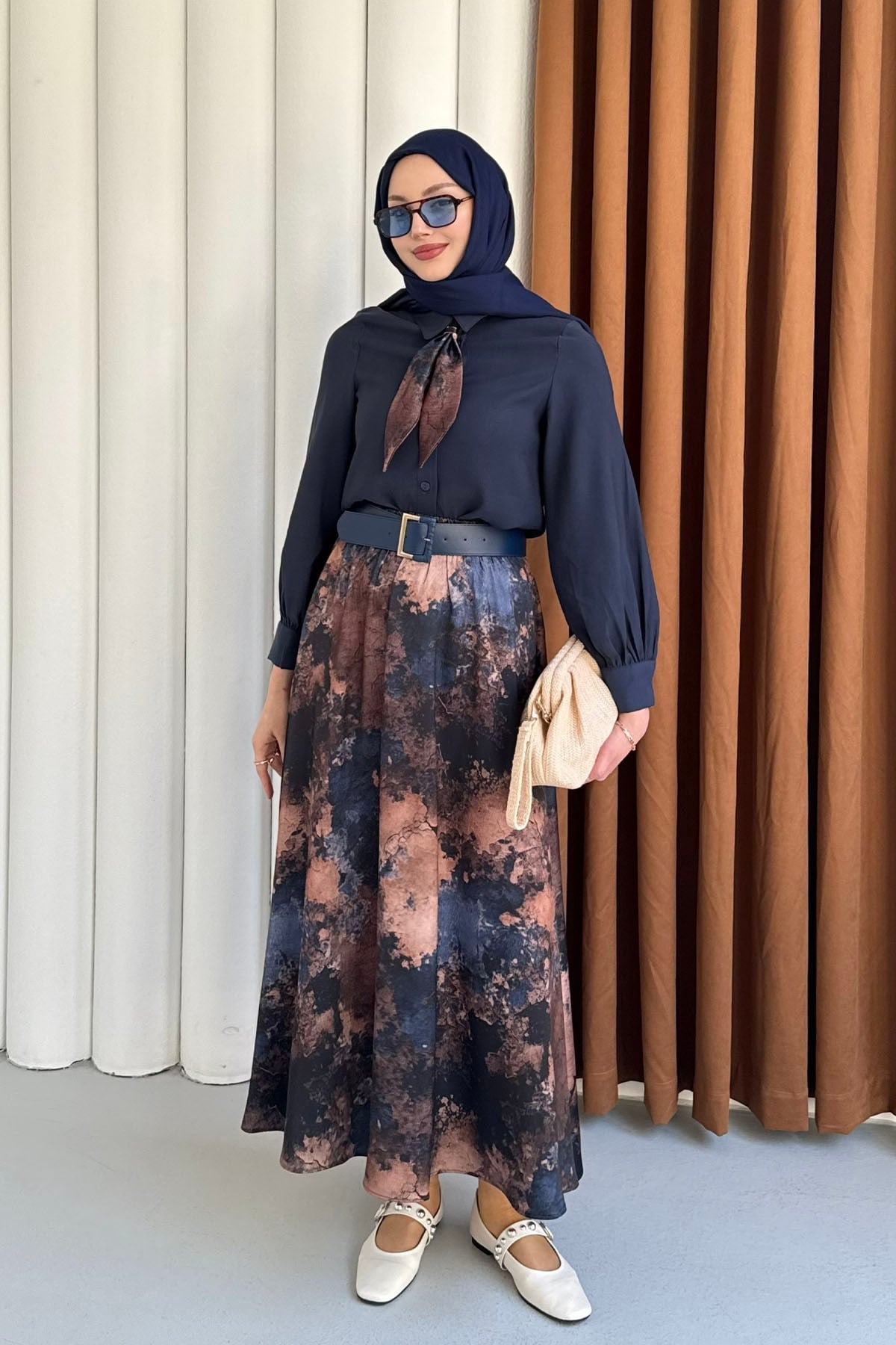 Batik Etek & Fular Yaka Kemerli Tesettür Takım-LACİVERT