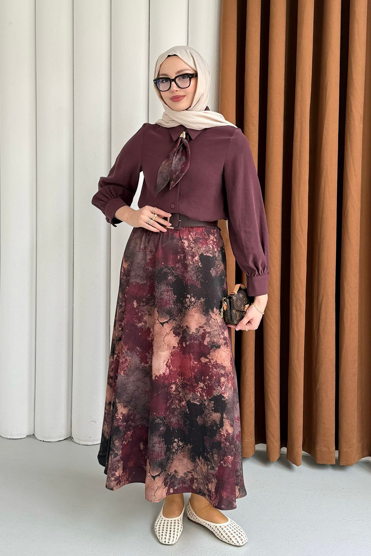 Batik Etek & Fular Yaka Kemerli Tesettür Takım-BORDO