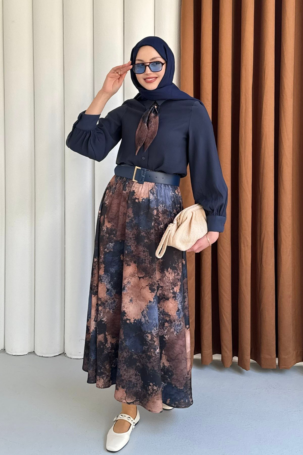 Batik Etek & Fular Yaka Kemerli Tesettür Takım-LACİVERT