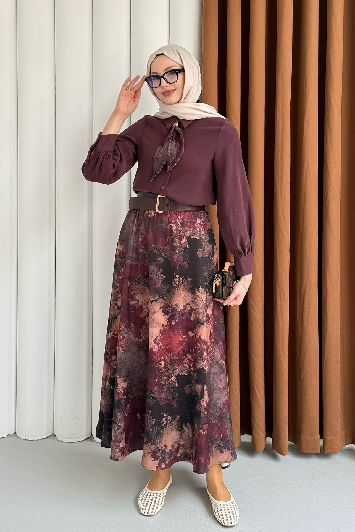 Batik Etek & Fular Yaka Kemerli Tesettür Takım-BORDO