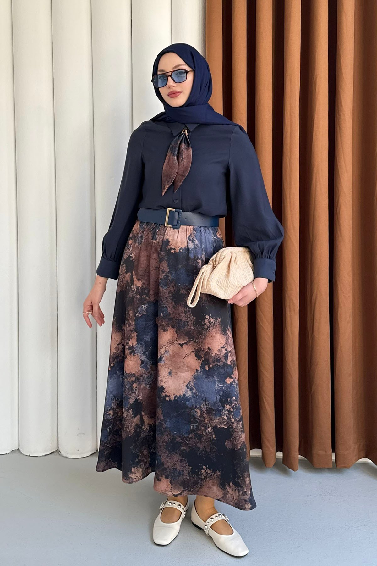 Batik Etek & Fular Yaka Kemerli Tesettür Takım-LACİVERT