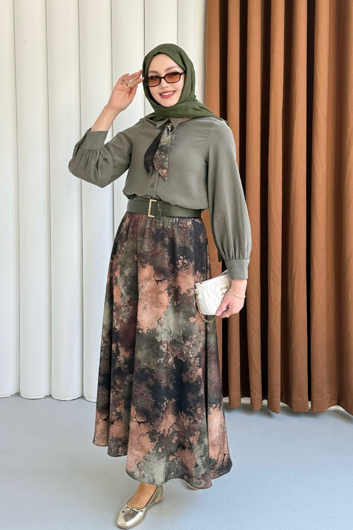 Batik Etek & Fular Yaka Kemerli Tesettür Takım-MİNT YEŞİLİ