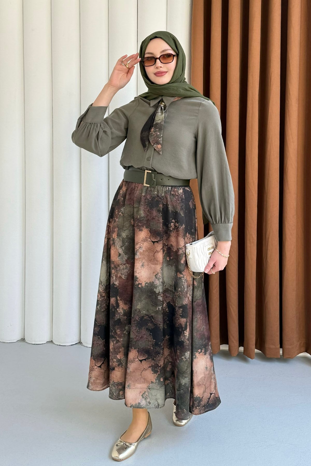 Batik Etek & Fular Yaka Kemerli Tesettür Takım-MİNT YEŞİLİ
