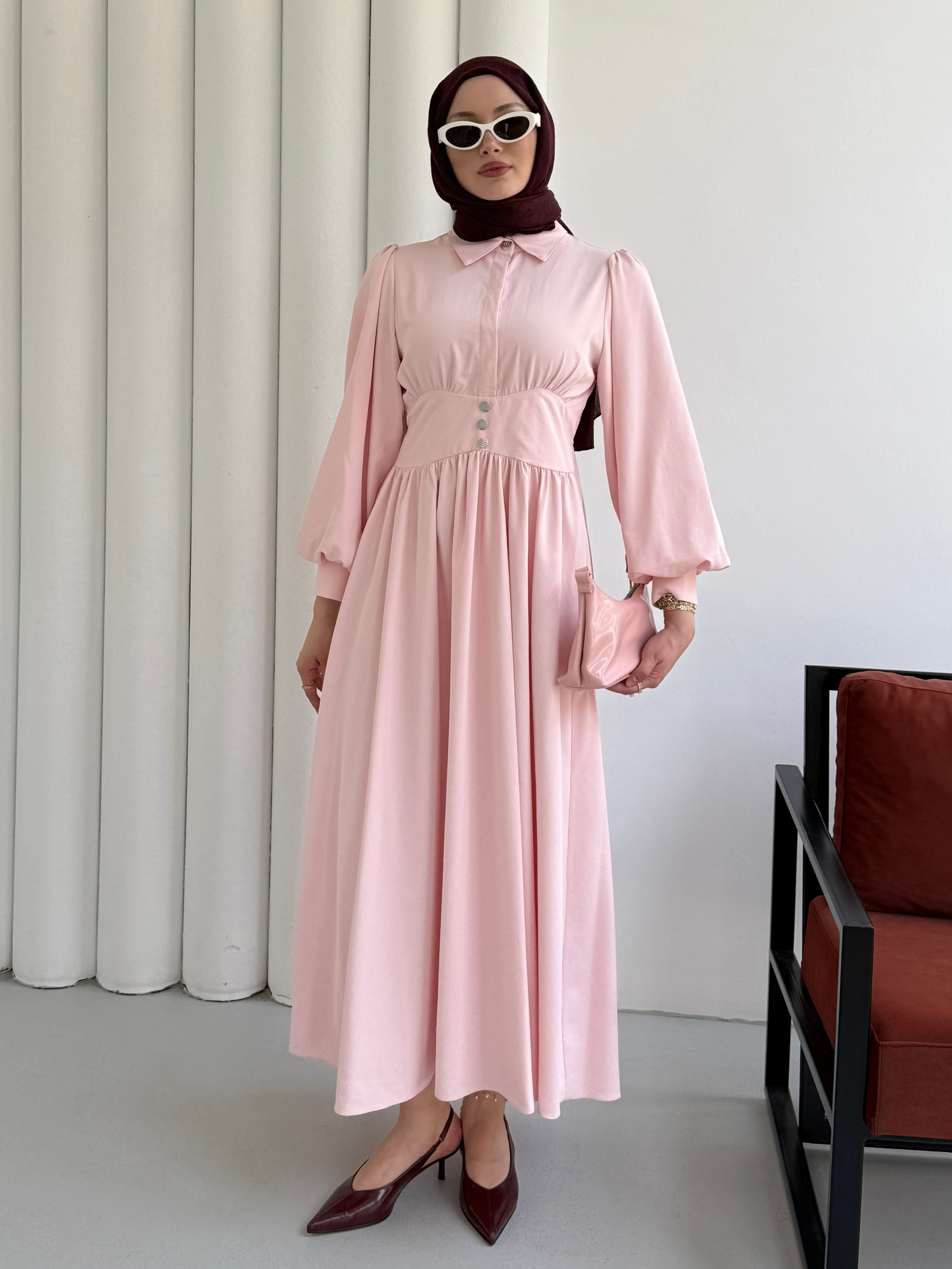 Belden Oturmalı Düğme Detay Tesettür Elbise-PEMBE