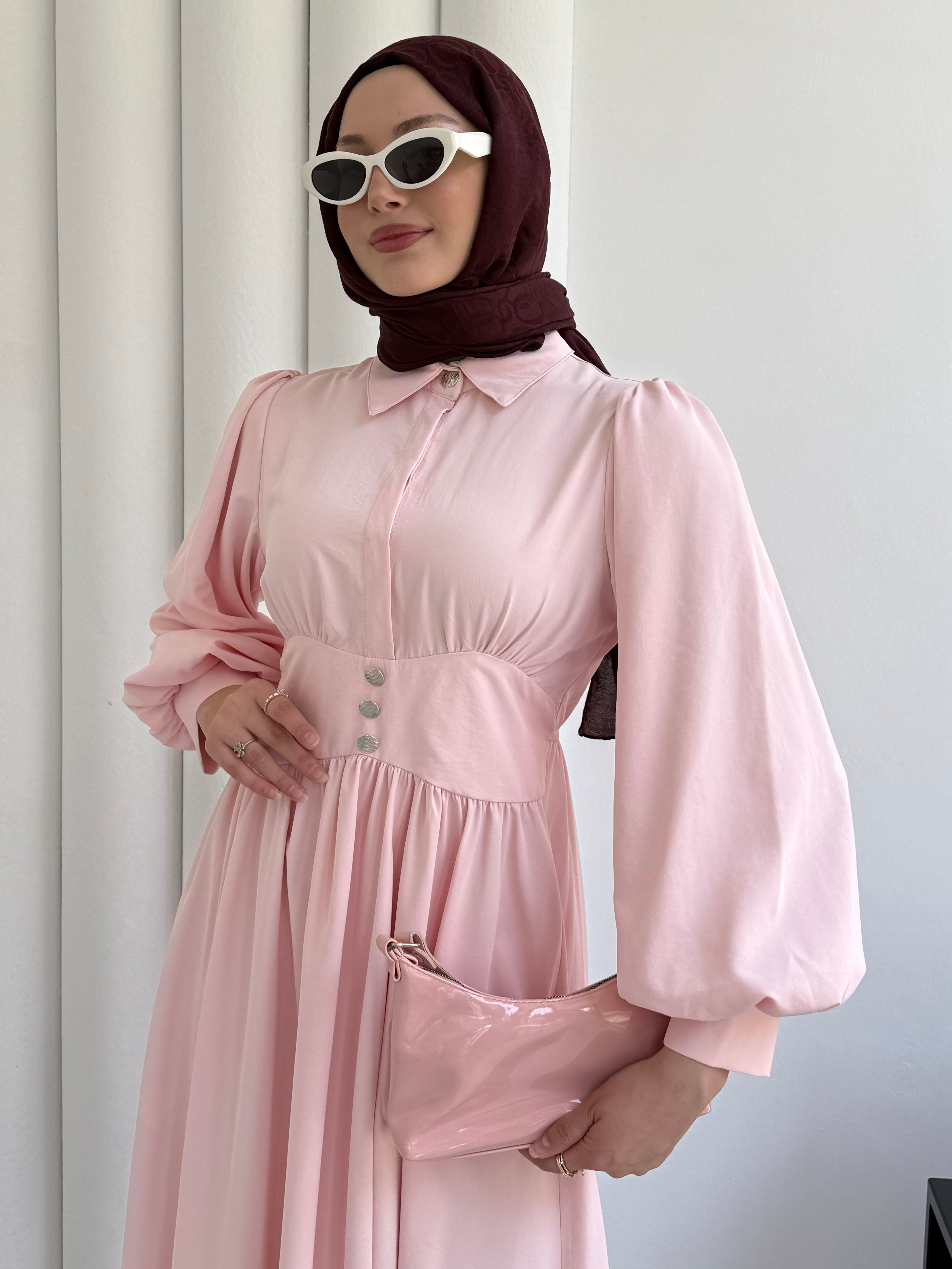 Belden Oturmalı Düğme Detay Tesettür Elbise-PEMBE
