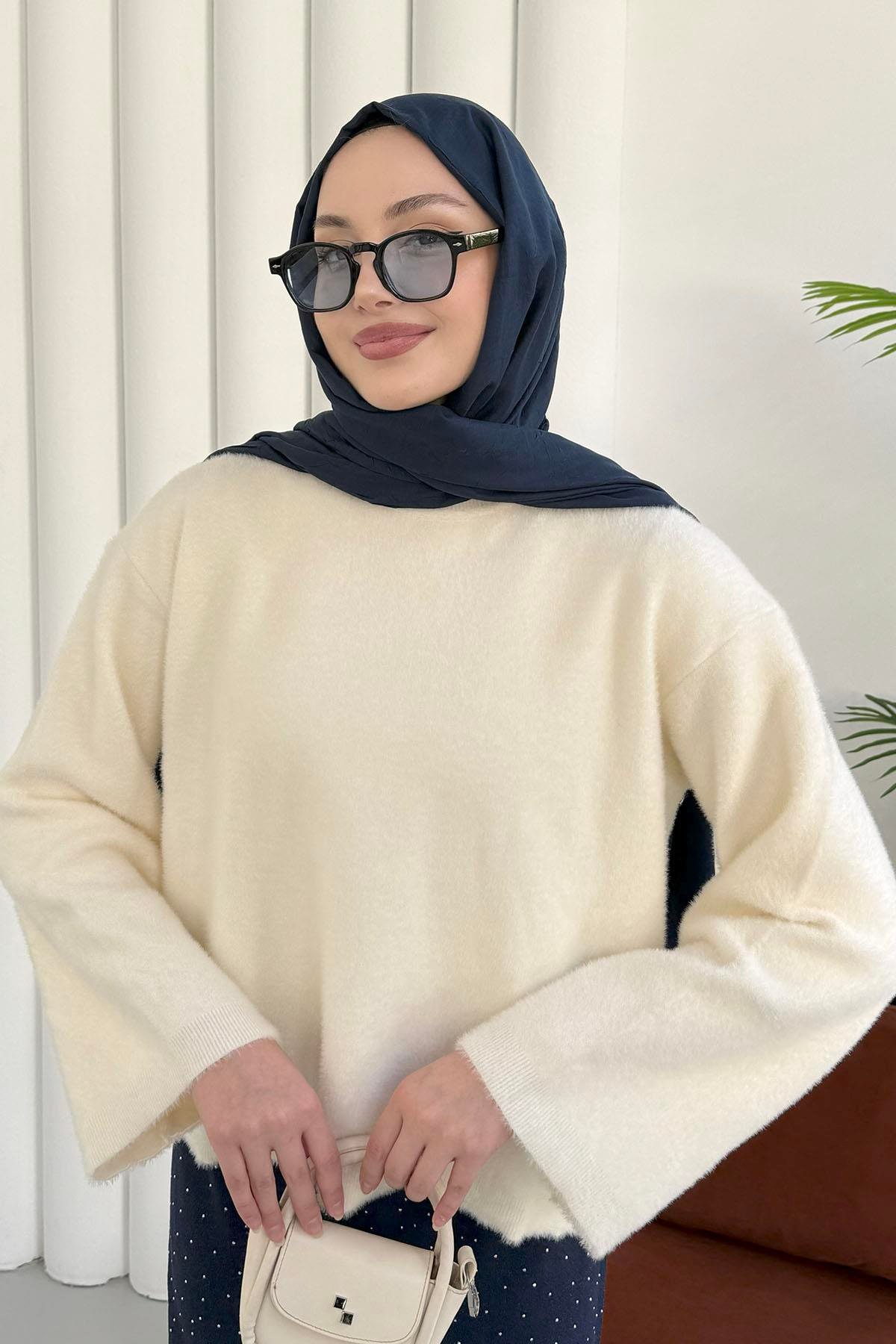 Bisiklet Yaka Yumuşak Dokulu Triko Kazak-EKRU