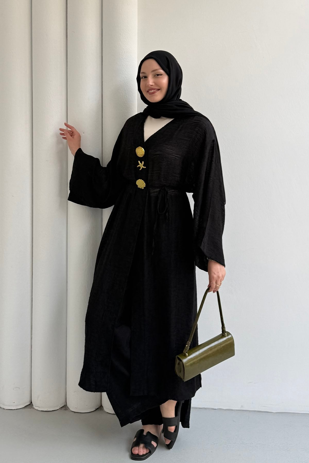 Boydan Düğmeli Broş Detaylı Pantolon Tesettür Takım-SİYAH