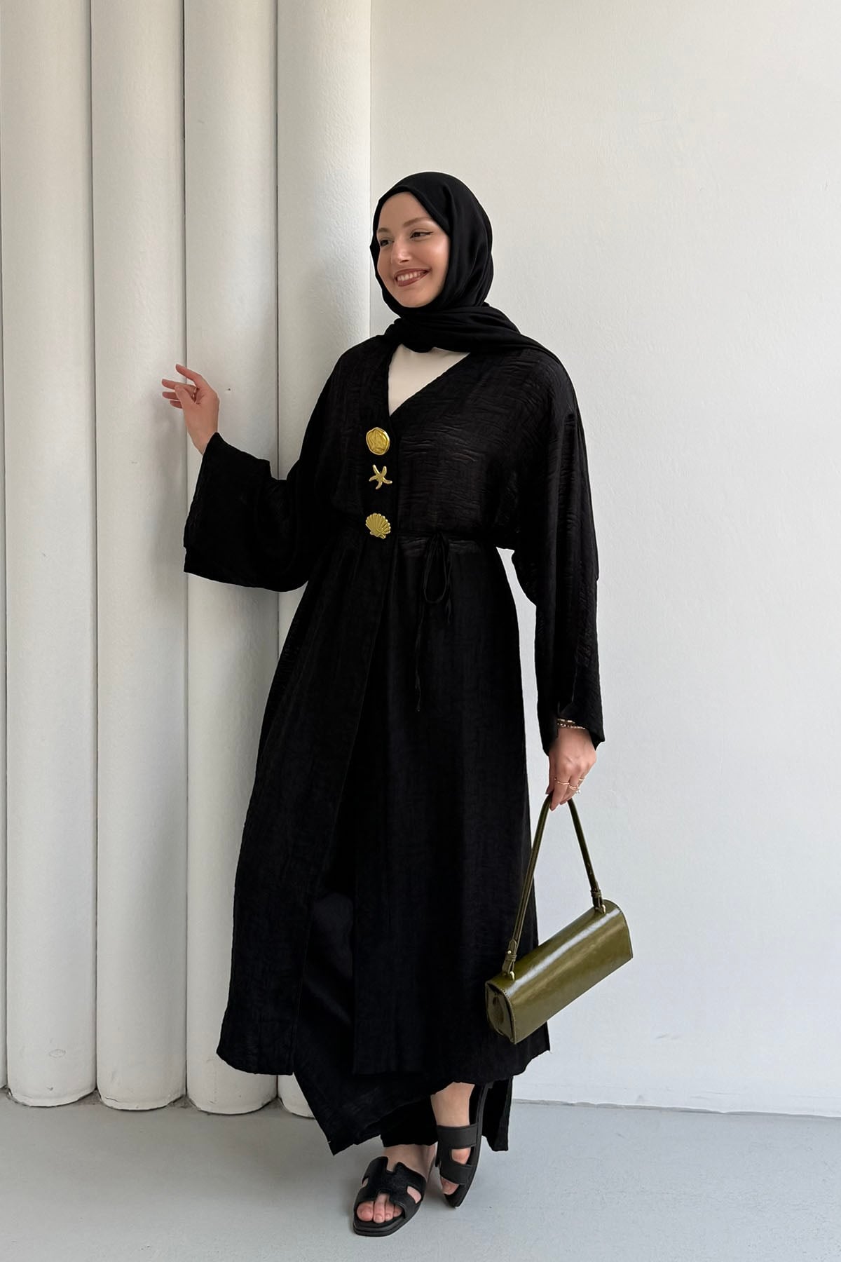 Boydan Düğmeli Broş Detaylı Pantolon Tesettür Takım-SİYAH