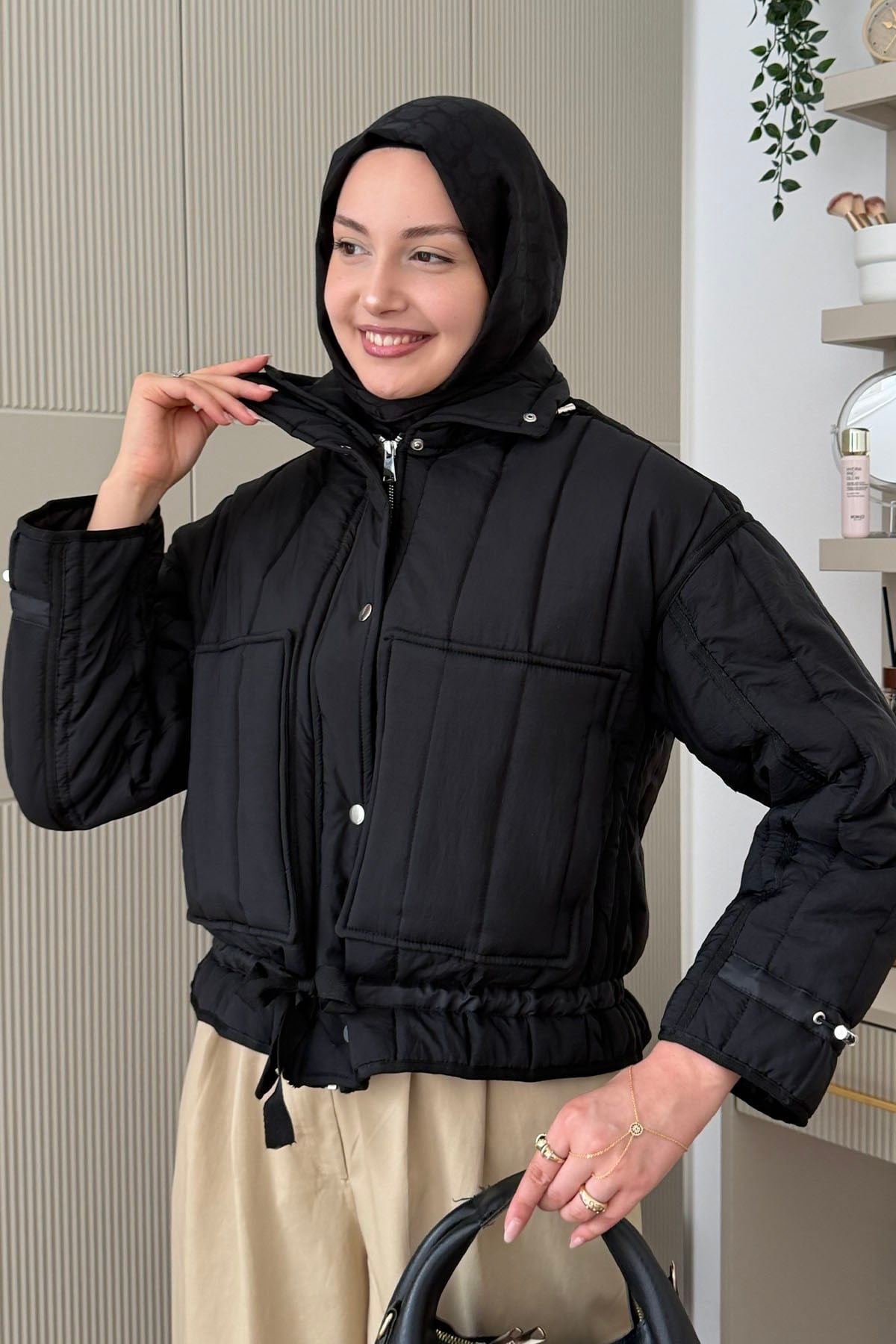 Büyük Yama Cepli Ve Büzgülü Kapitone Mont-SİYAH