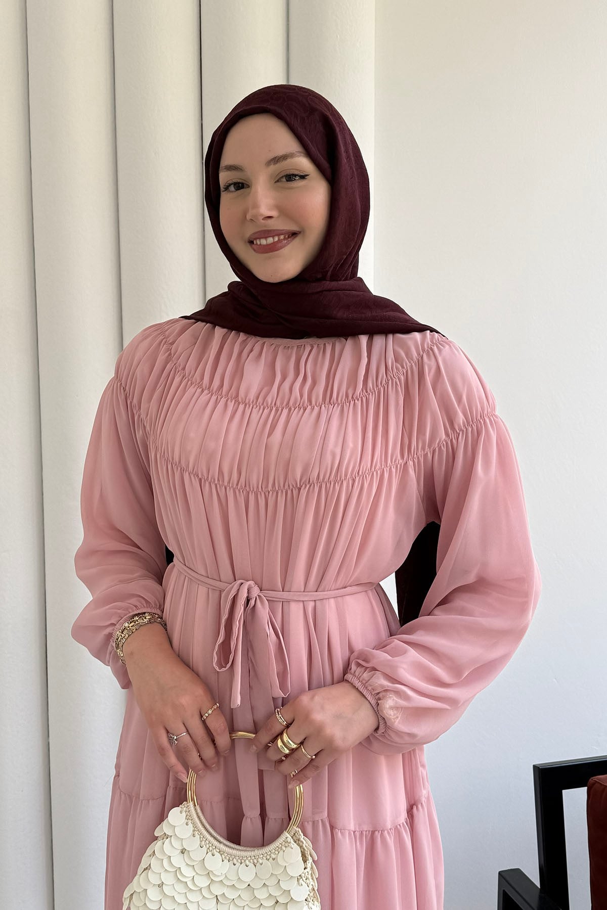 Büzgü Detaylı Oversize Şifon Tesettür Elbise-PEMBE
