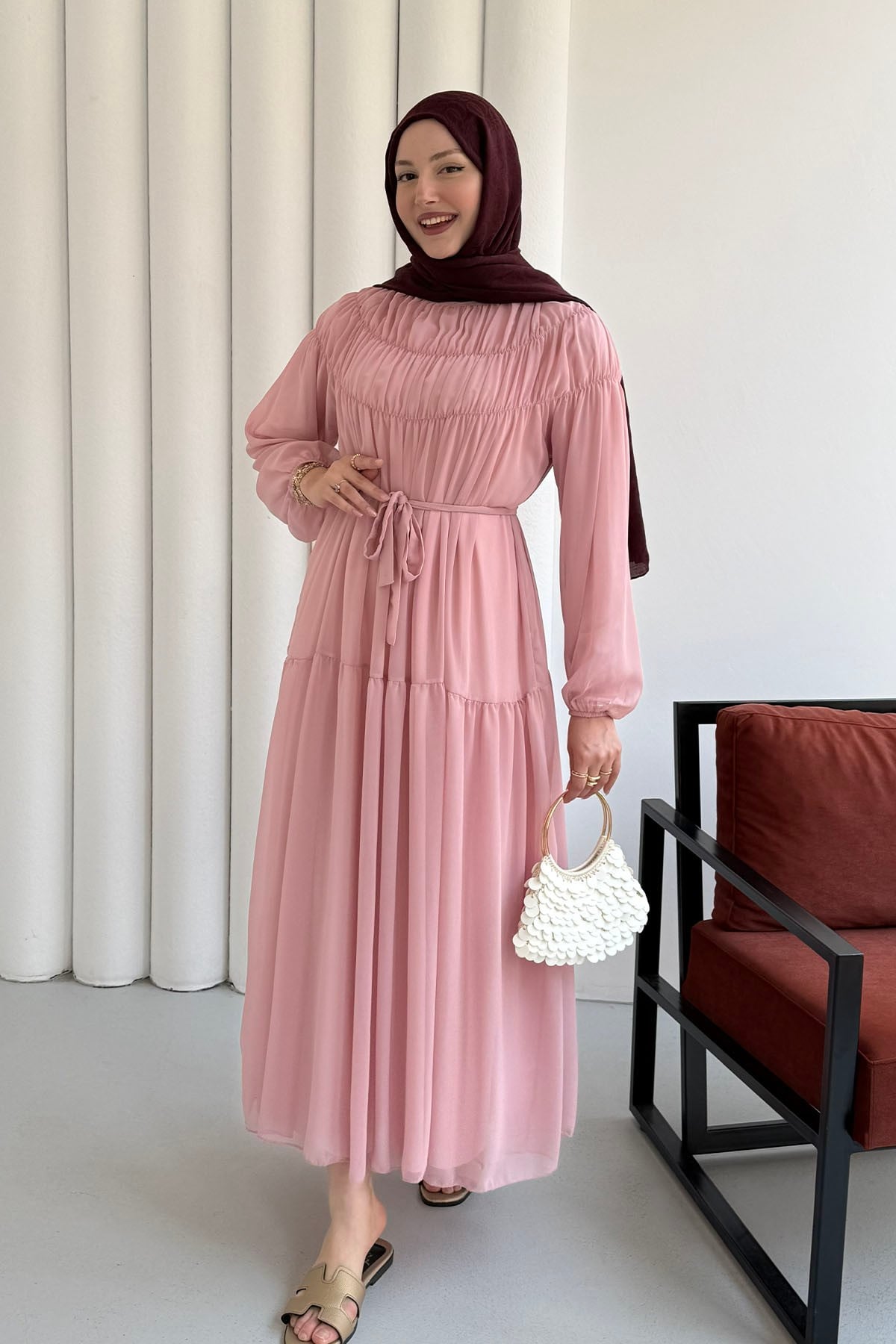 Büzgü Detaylı Oversize Şifon Tesettür Elbise-PEMBE