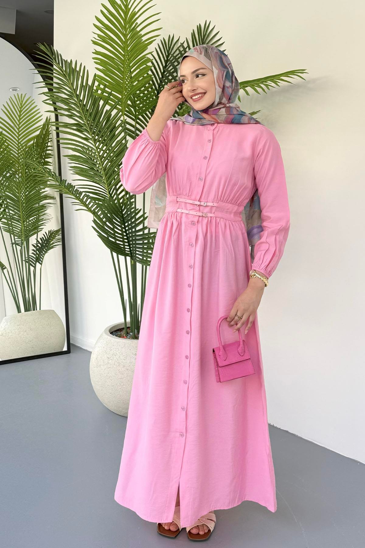 Çift Kemer Geçişli Boydan Düğmeli Tesettür Elbise-PEMBE