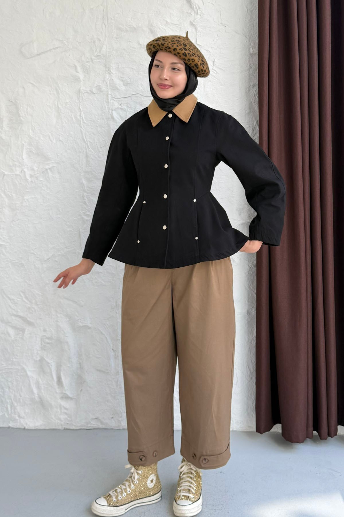 Çıtçıt Düğmeli Kontrast Yaka Cepli Peplum Ceket-SİYAH