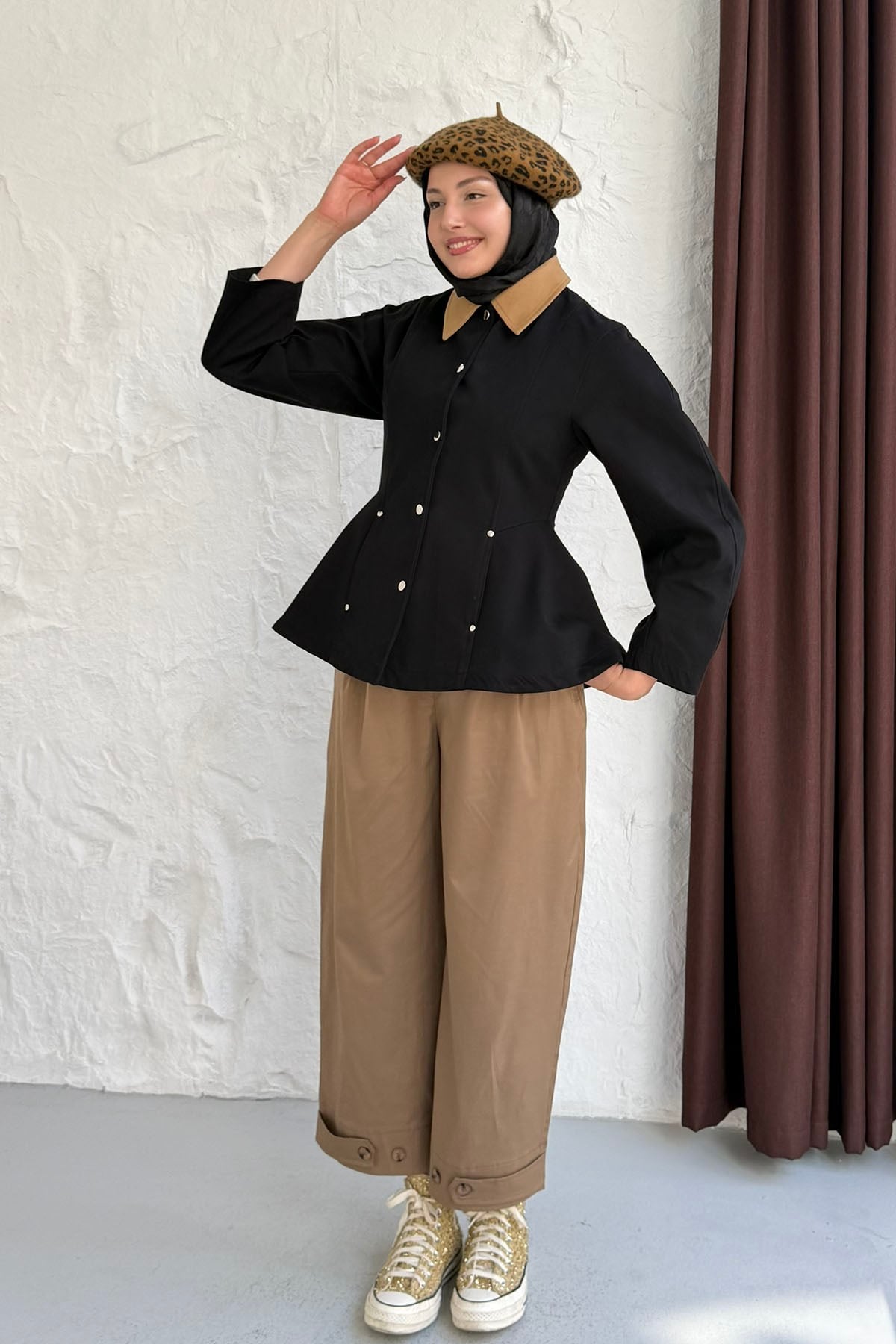 Çıtçıt Düğmeli Kontrast Yaka Cepli Peplum Ceket-SİYAH