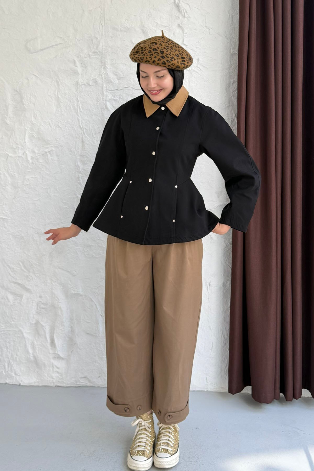 Çıtçıt Düğmeli Kontrast Yaka Cepli Peplum Ceket-SİYAH