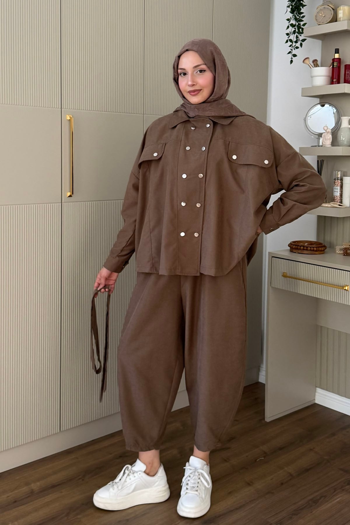 Çıtçıt Düğmeli Kuşaklı Tesettür Şalvar Pantolon Takım-LATTE