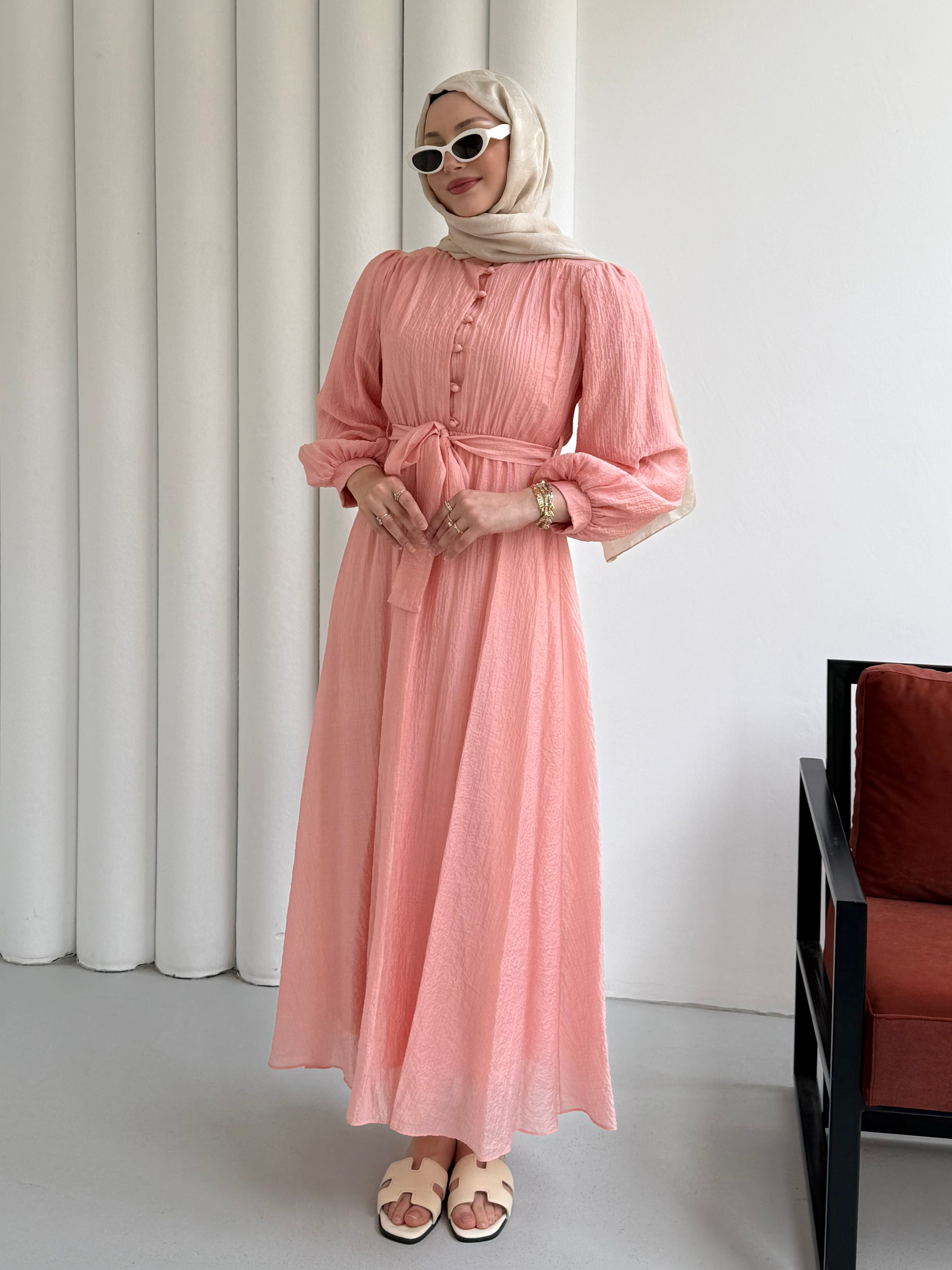Çizgili Balon Kollu Seyyar Kuşaklı Tesettür Elbise-PEMBE