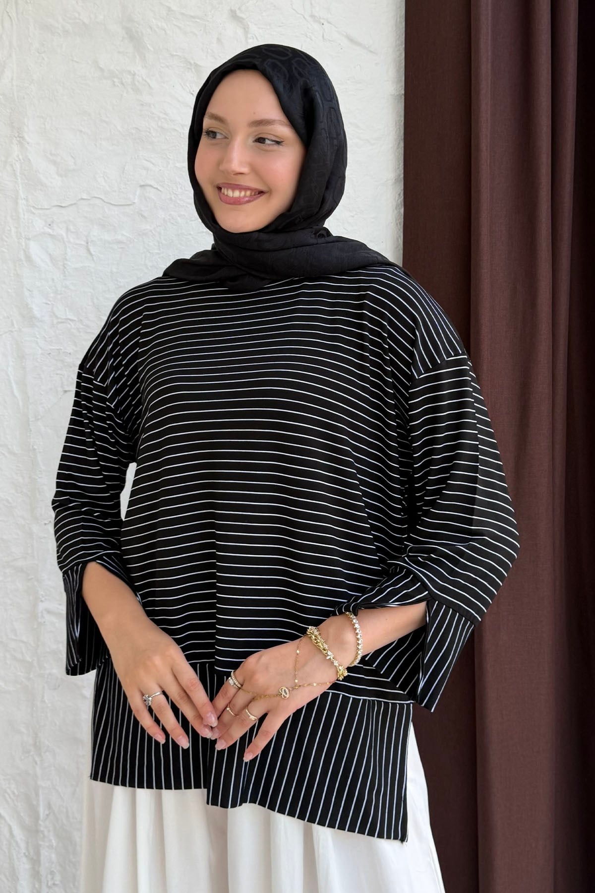 Çizgili Bisiklet Yaka Oversize Sweatshirt-SİYAH