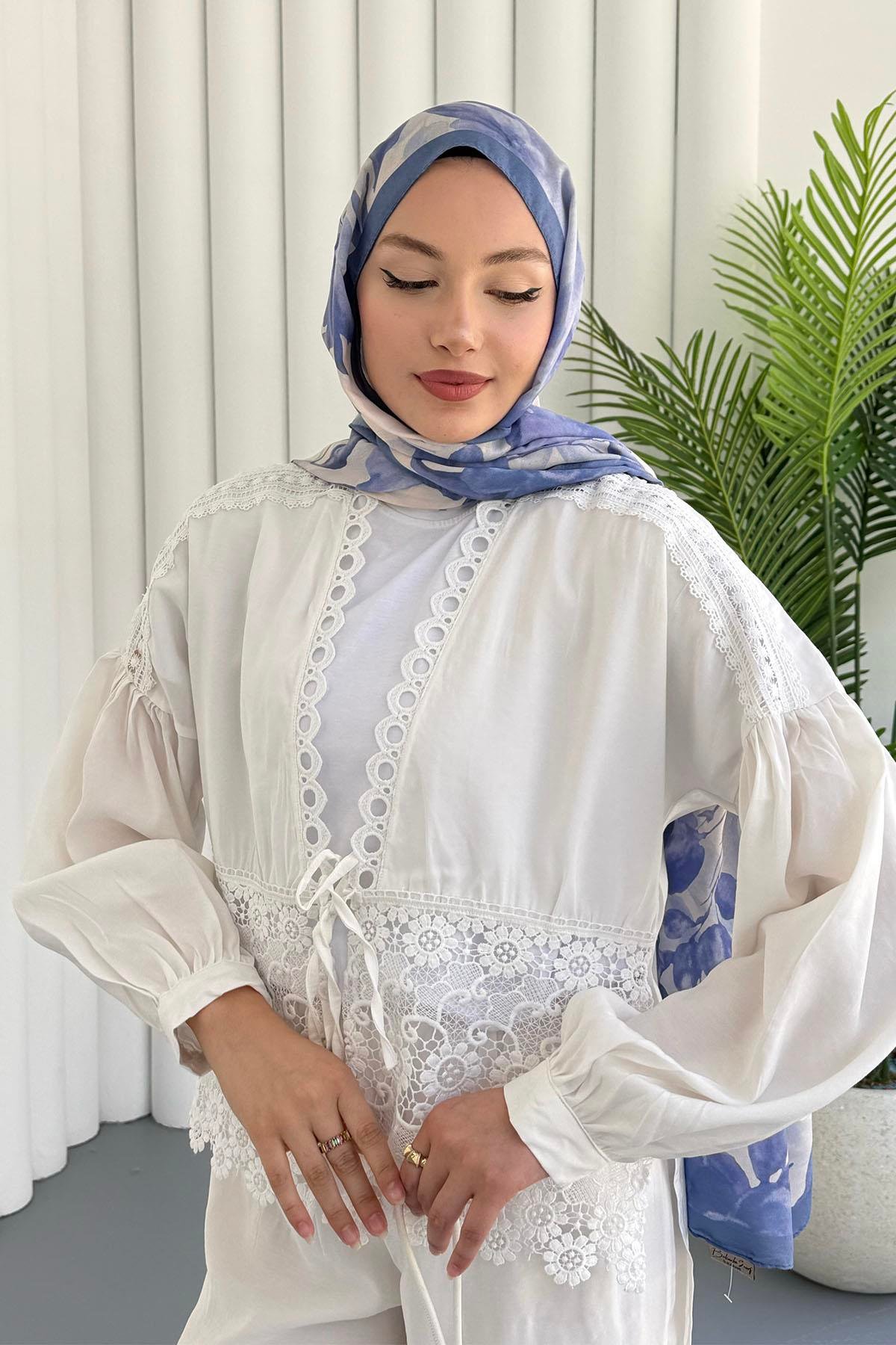 Dantel Detaylı Pantolonlu Tesettür Takım-BEYAZ