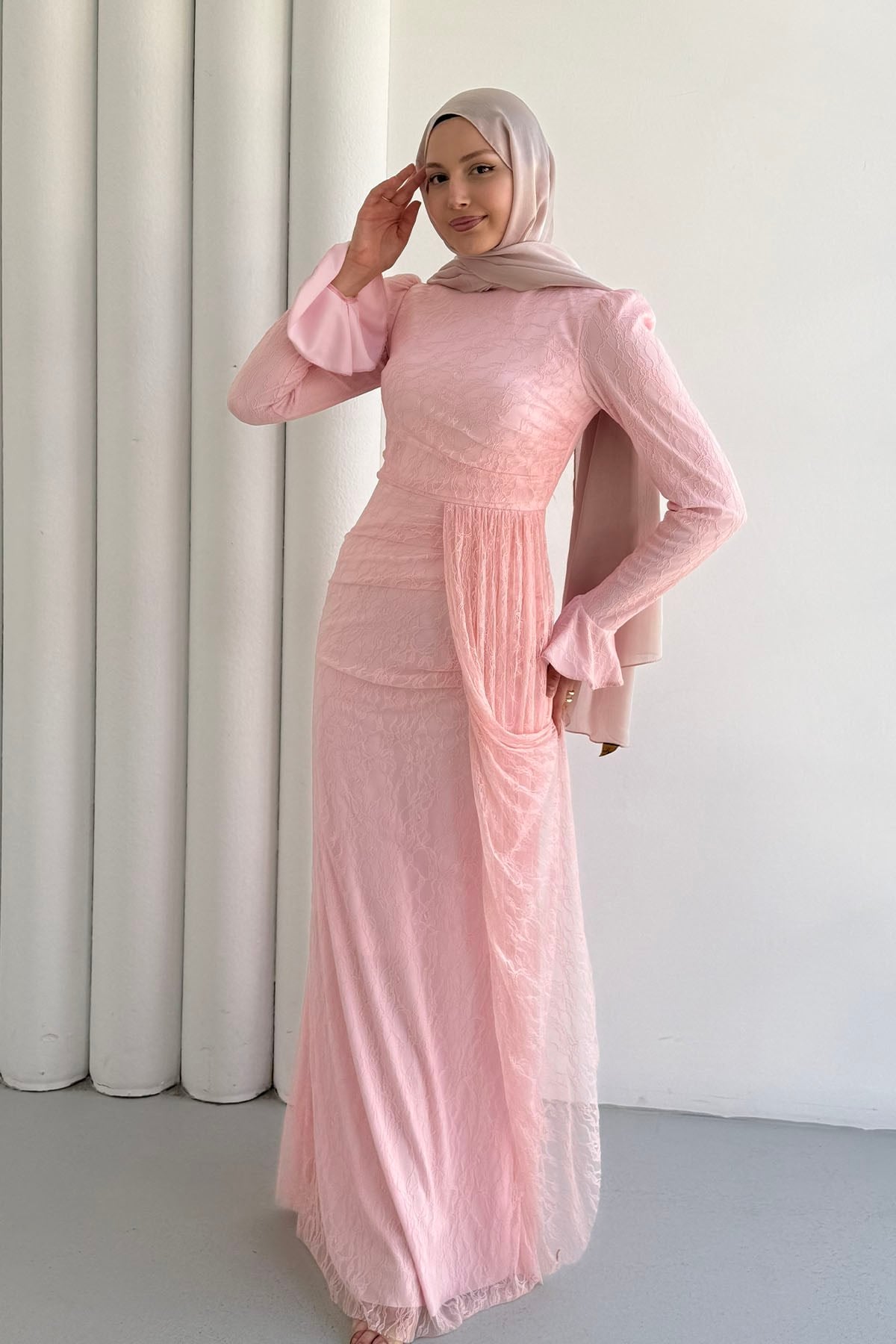 Elegance Dantel ve Volan Detaylı Tesettür Abiye-PEMBE