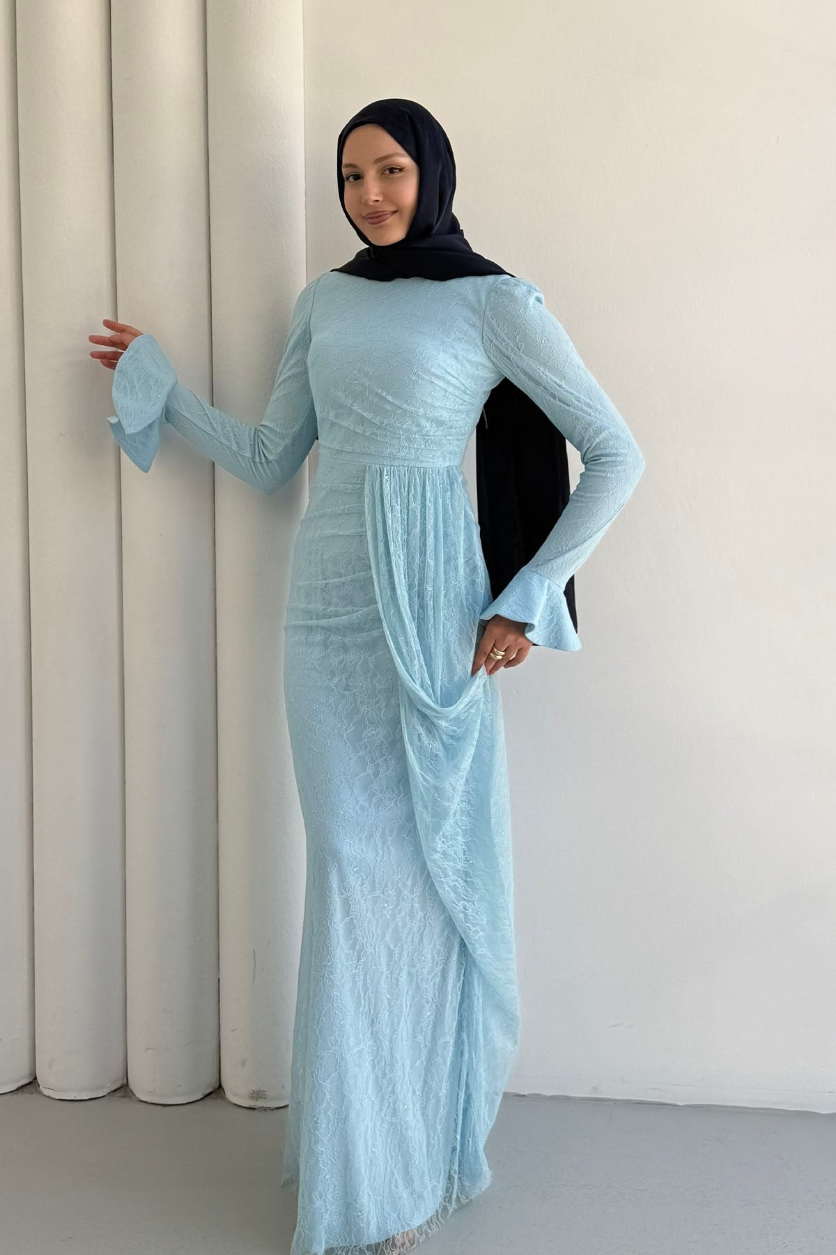 Elegance Dantel ve Volan Detaylı Tesettür Abiye-BEBE MAVİ