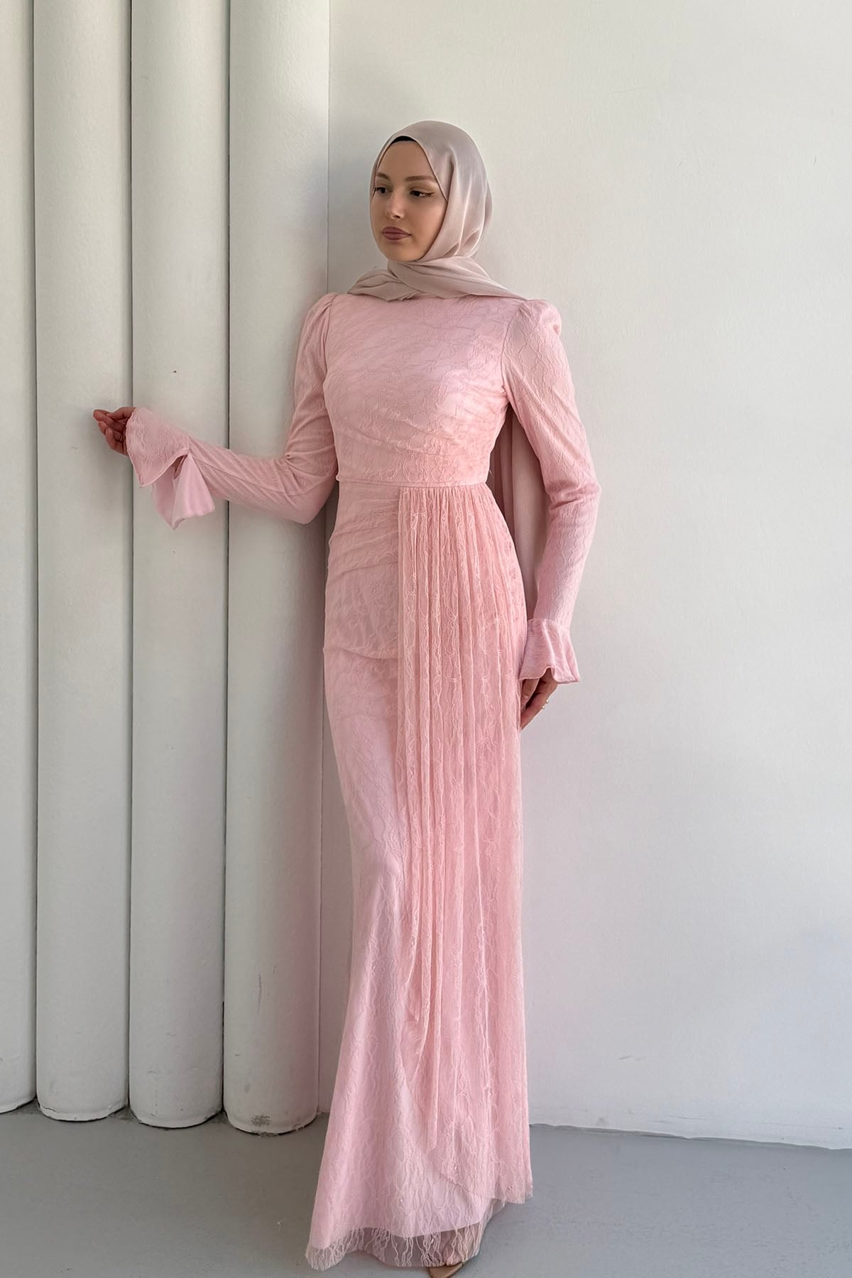 Elegance Dantel ve Volan Detaylı Tesettür Abiye-PEMBE