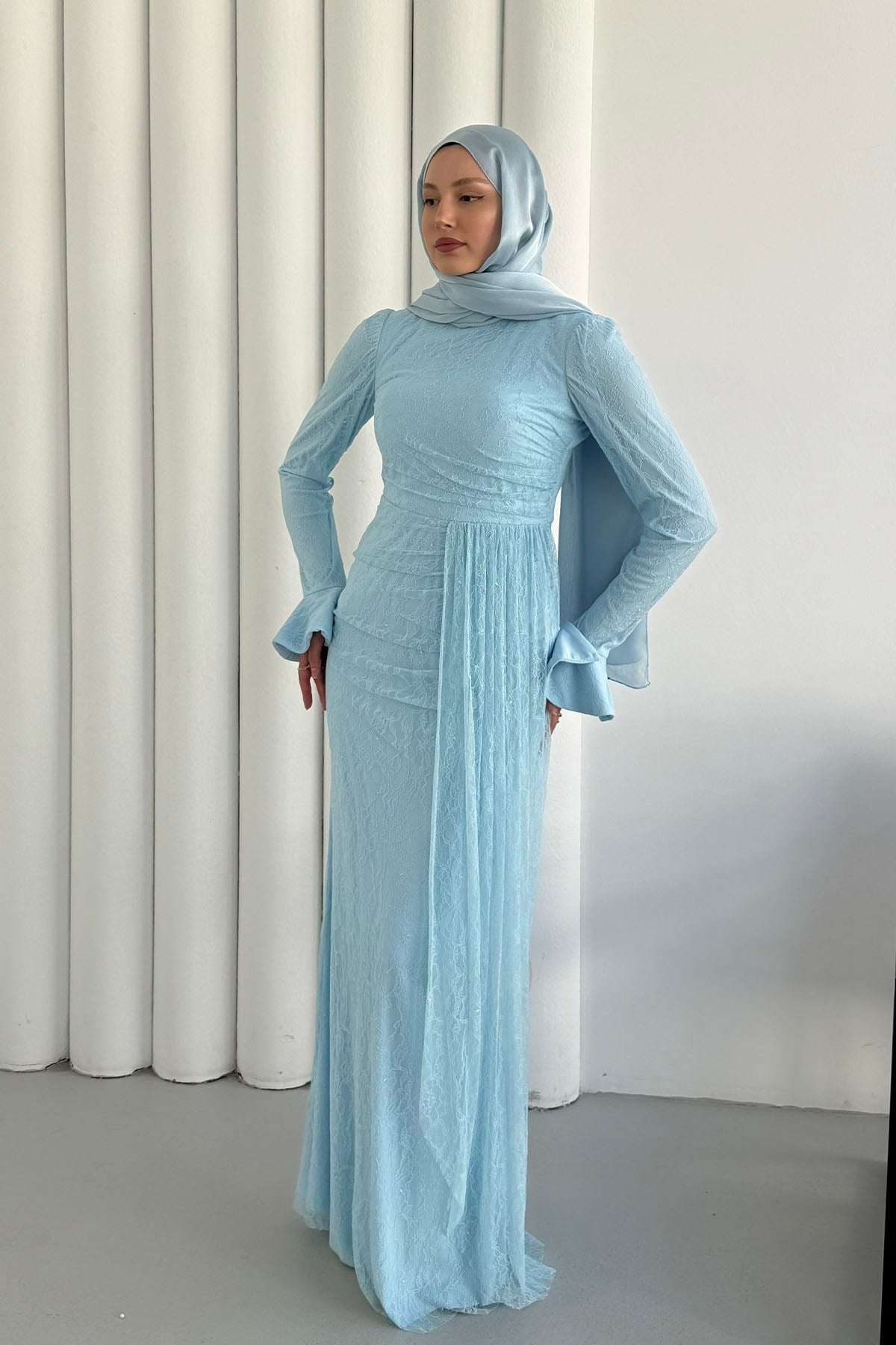 Elegance Dantel ve Volan Detaylı Tesettür Abiye-BEBE MAVİ