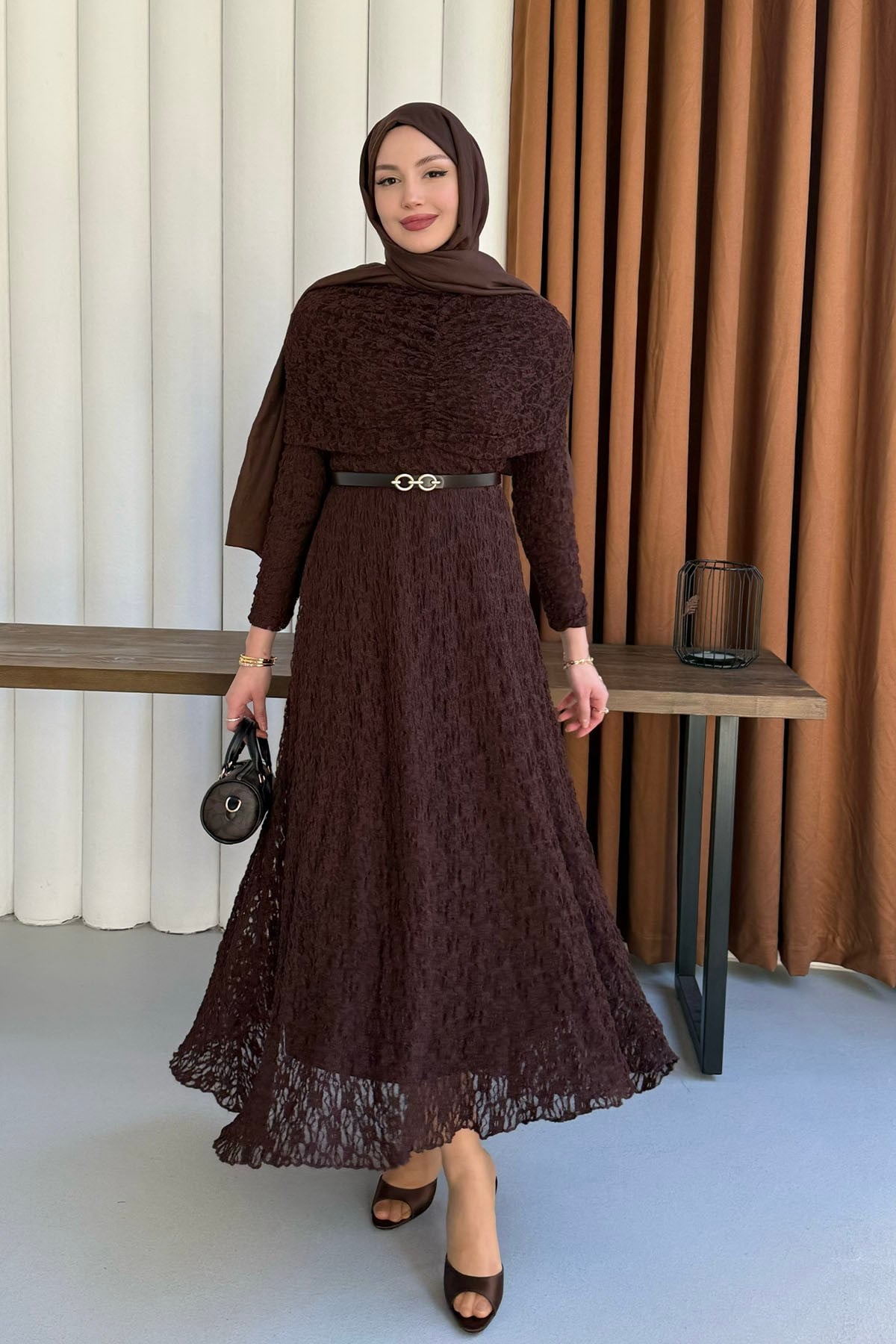 Elisa Dantel Detay Tasarım Tesettür Elbise-KAHVERENGİ