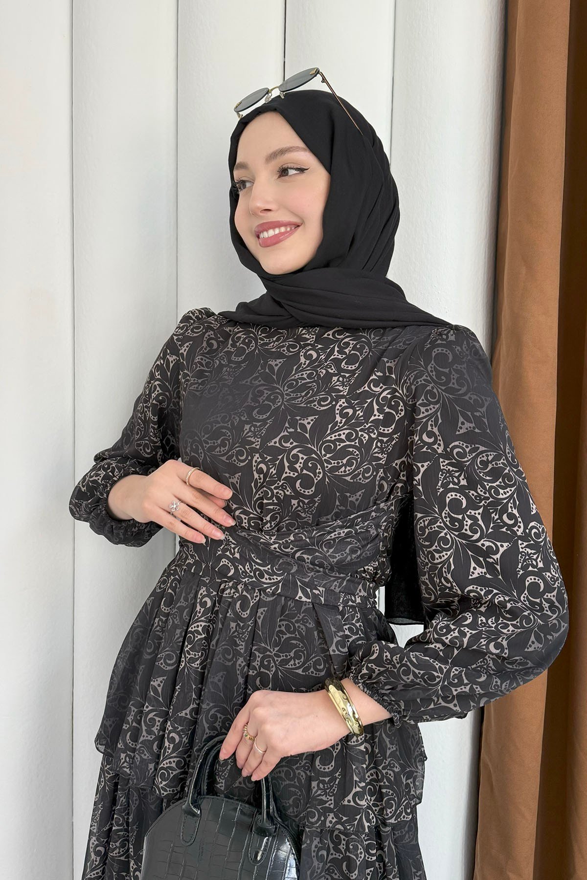 Etnik Desen Kat Katlı Şifon Tesettür Elbise-SİYAH