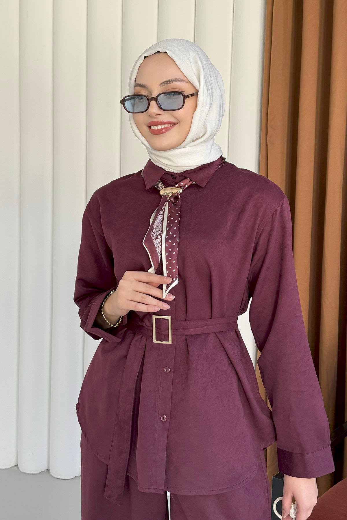 Fular Detaylı Süet Kumaş Gömlek Pantolon Tesettür Takım-BORDO