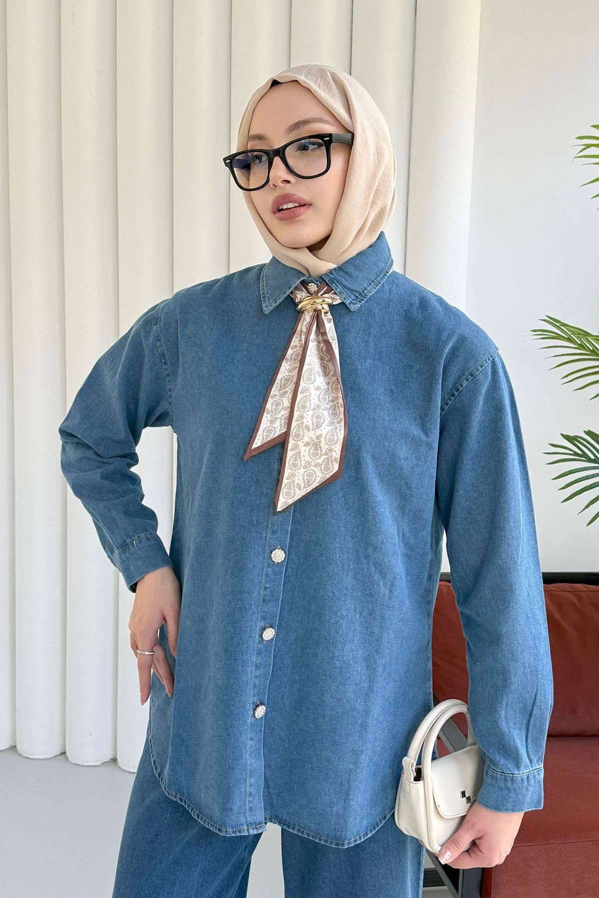 Fularlı Düğme Detaylı Denim Tesettür Takım-MAVİ