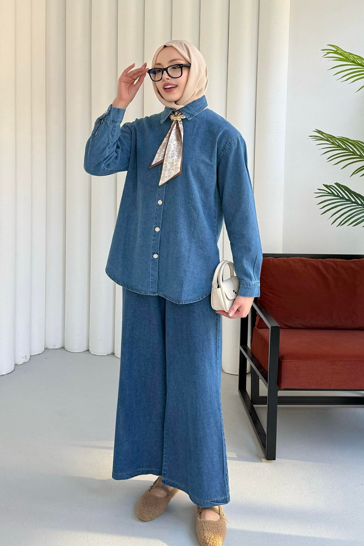 Fularlı Düğme Detaylı Denim Tesettür Takım-MAVİ