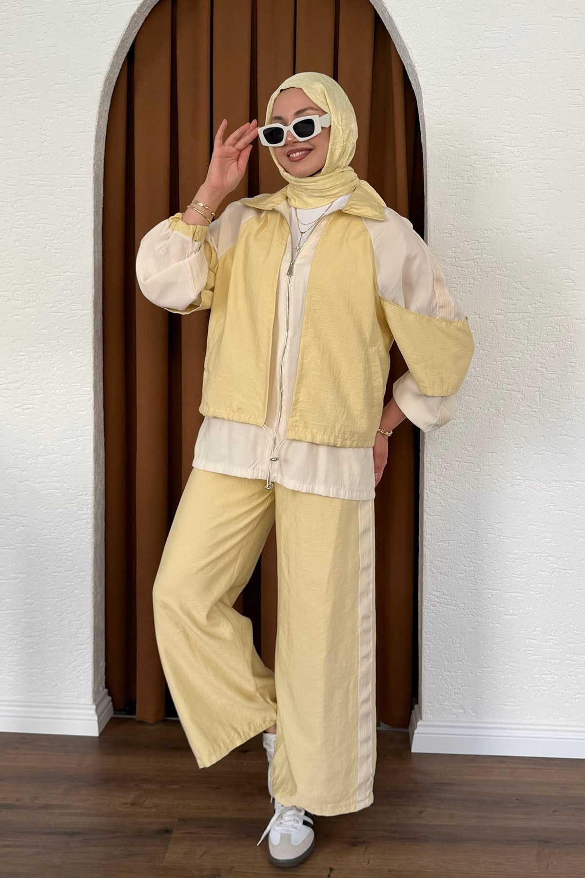 Garni Detaylı Fermuarlı Modern Tesettür Takım-SARI