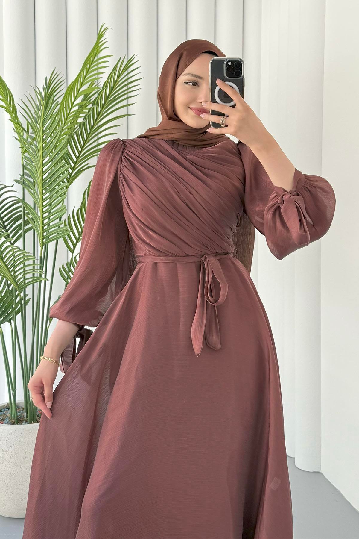 Gögüs Drapeli Kolları Bağlamalı Jan Jan Tesettür Abiye-KAHVERENGİ