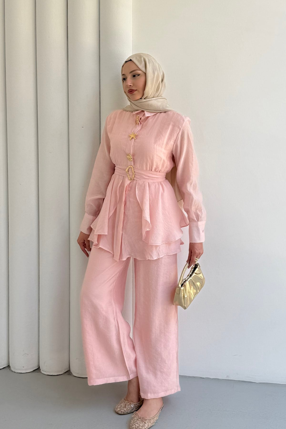Gold Aksesuarlı Pantolonlu Tesettür Takım-PEMBE