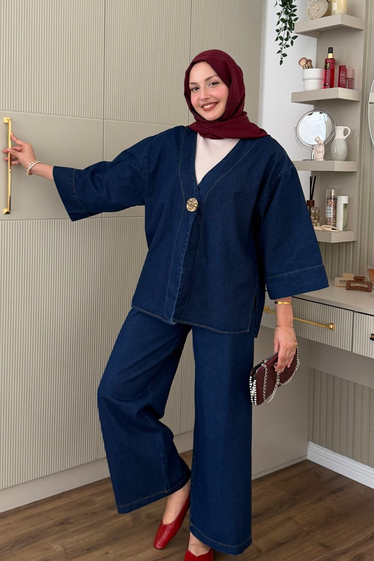 Gold Broş Detaylı Denim Pantolonlu Tesettür Takım-KOYU MAVİ