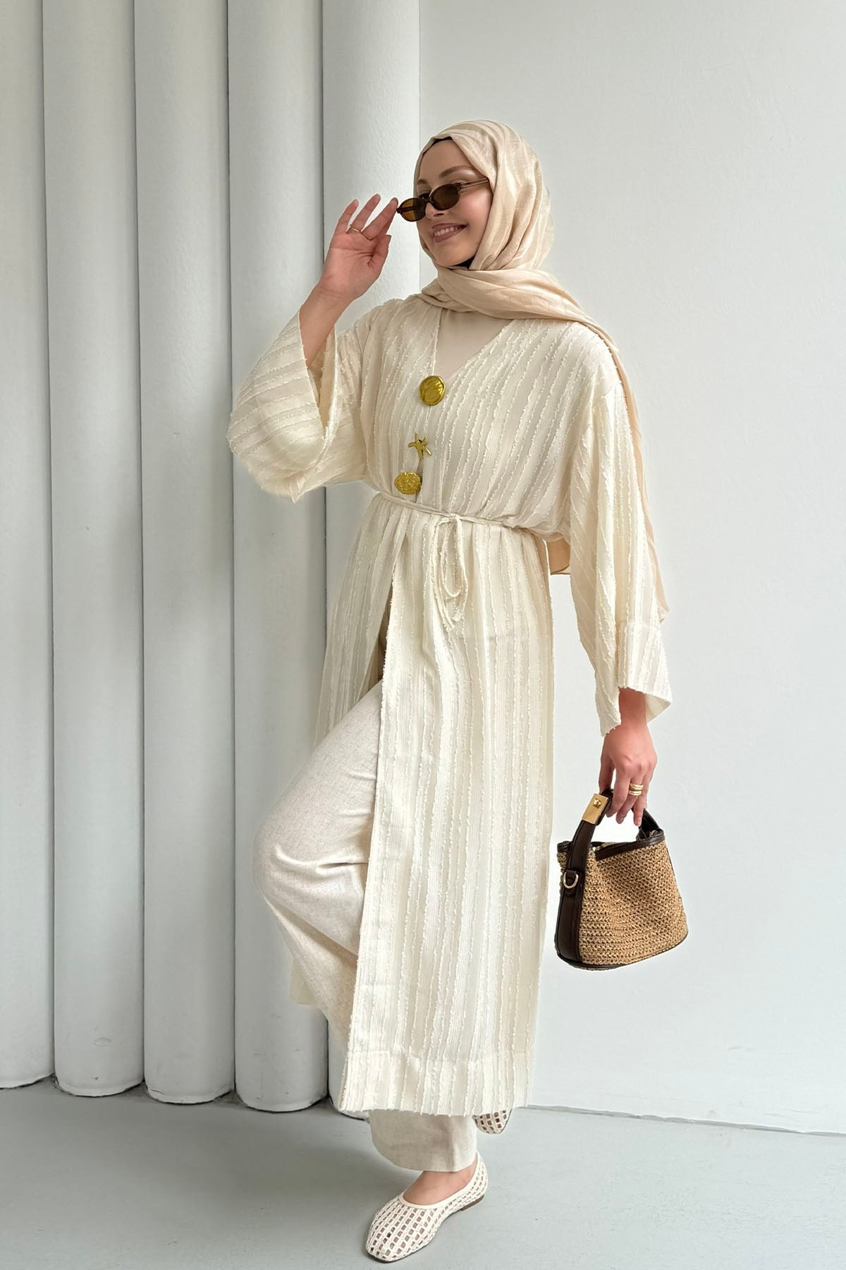 Gold Düğmeli Kumaş Kendinden Desenli Kimono-TAŞ